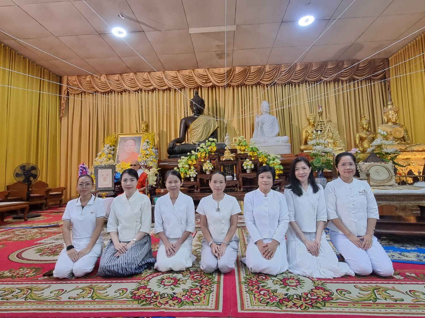 พช.ลำปาง ร่วมพิธีทำบุญตักบาตรส่งเสริมพระพุทธศาสนา เนื่องในเทศกาลวันวิสาขบูชา พุทธศักราช 2568 ณ วัดพระเจดีย์ซาวหลัง พระอารามหลวง
