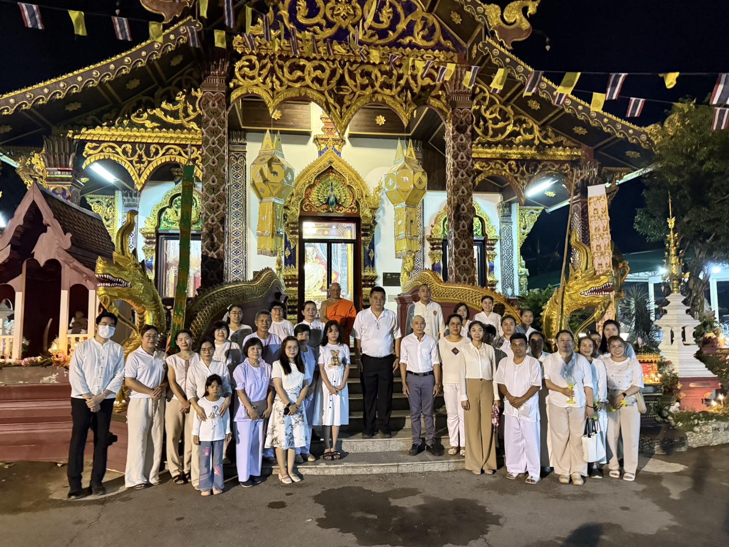 พช.ลำปาง ร่วมพิธีแสดงตนเป็นพุทธมามกะ และพิธีเวียนเทียน เนื่องใน “วันวิสาขบูชา” ประจำปี 2568