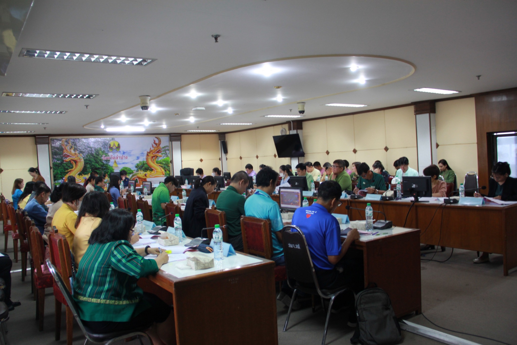 จังหวัดลำปาง : จัดประชุมคณะทำงานบริหารการจัดเก็บข้อมูลความจำเป็นพื้นฐาน (จปฐ.) เพื่อรับรองคุณภาพข้อมูล จปฐ. ประจำปีงบประมาณ พ.ศ. 2568 เพื่อยกระดับคุณภาพชีวิตของประชาชน