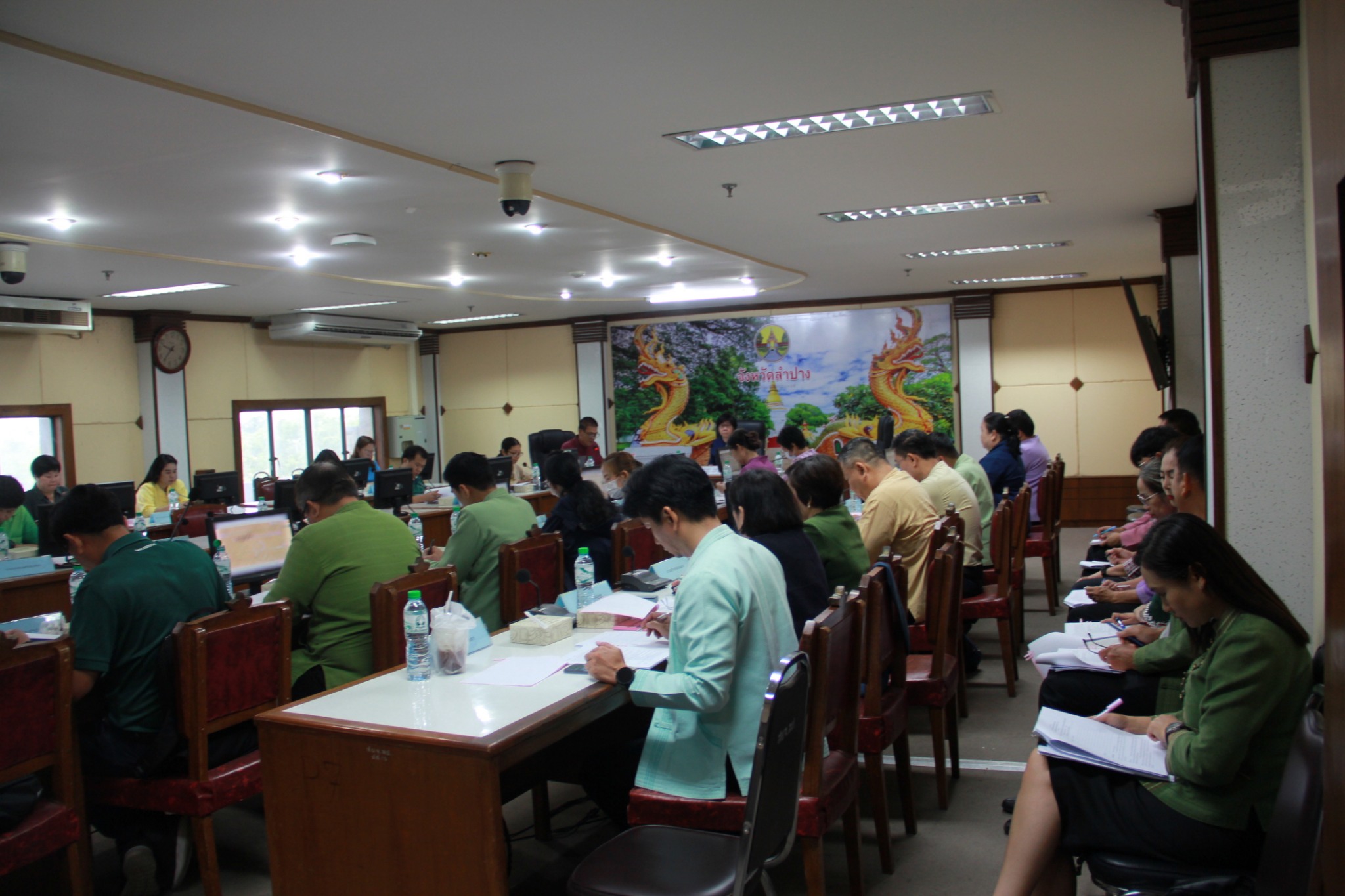 จังหวัดลำปาง : จัดประชุมคณะทำงานบริหารการจัดเก็บข้อมูลความจำเป็นพื้นฐาน (จปฐ.) เพื่อรับรองคุณภาพข้อมูล จปฐ. ประจำปีงบประมาณ พ.ศ. 2568 เพื่อยกระดับคุณภาพชีวิตของประชาชน