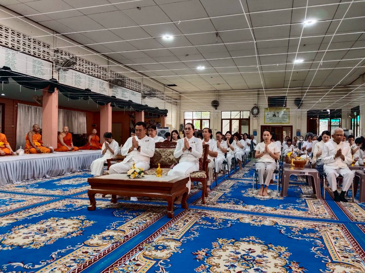 พช.ลำปาง ร่วมพิธีทำบุญตักบาตรส่งเสริมพระพุทธศาสนา เนื่องในเทศกาลวันวิสาขบูชา พุทธศักราช 2568 ณ วัดพระเจดีย์ซาวหลัง พระอารามหลวง