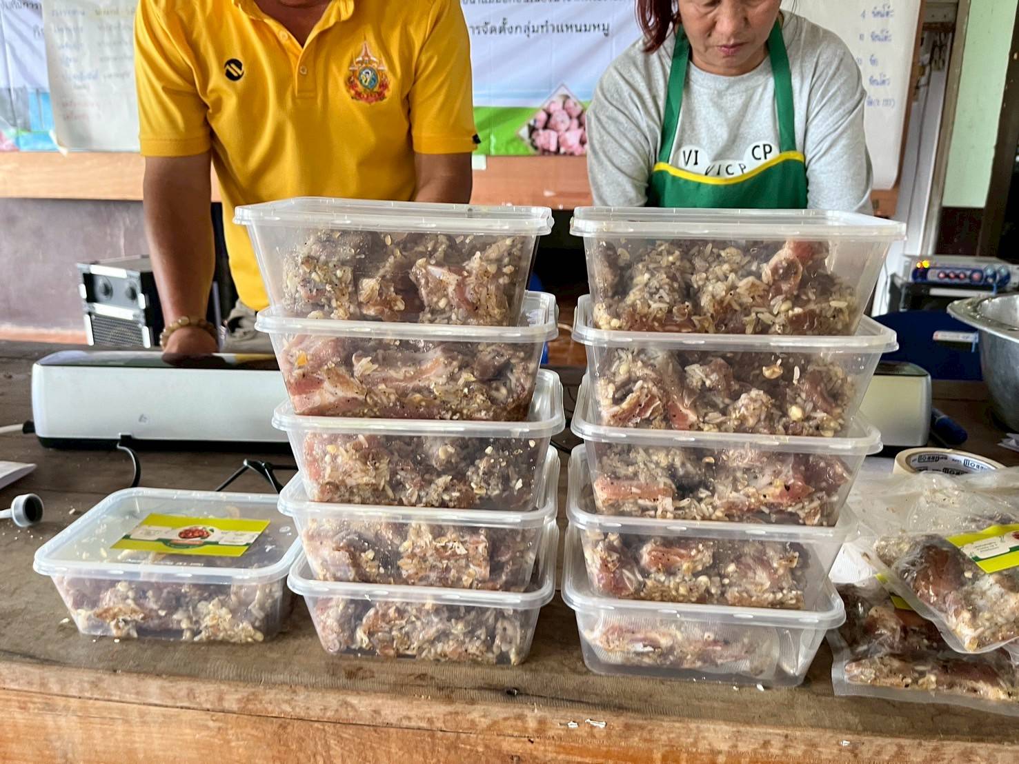 พช.ลำปาง ดำเนินโครงการส่งเสริมการประกอบอาชีพตามแนวทางปรัชญาของเศรษฐกิจพอเพียง แก่ครัวเรือนผู้ได้รับผลกระทบโครงการอ่างเก็บน้ำแม่มอกอันเนื่องมาจากพระราชดำริ จังหวัดลำปาง