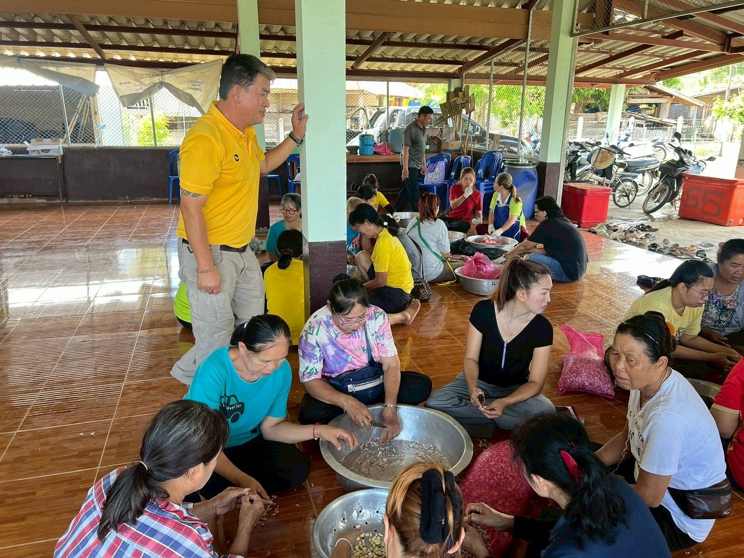 พช.ลำปาง ดำเนินโครงการส่งเสริมการประกอบอาชีพตามแนวทางปรัชญาของเศรษฐกิจพอเพียง แก่ครัวเรือนผู้ได้รับผลกระทบโครงการอ่างเก็บน้ำแม่มอกอันเนื่องมาจากพระราชดำริ จังหวัดลำปาง