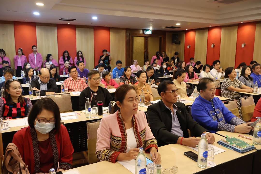 พช.ลำปาง ร่วมการประชุมหารือเกี่ยวกับการจัดทำเส้นทางท่องเที่ยวย่านเมืองเก่า เพื่อเตรียมการออกแบบเส้นทางท่องเที่ยว “มนต์เสน่ห์ยามแลง แสงล้านนา” (เชียงราย เชียงใหม่ พะเยา ลำปาง ลำพูน แม่ฮ่องสอน)