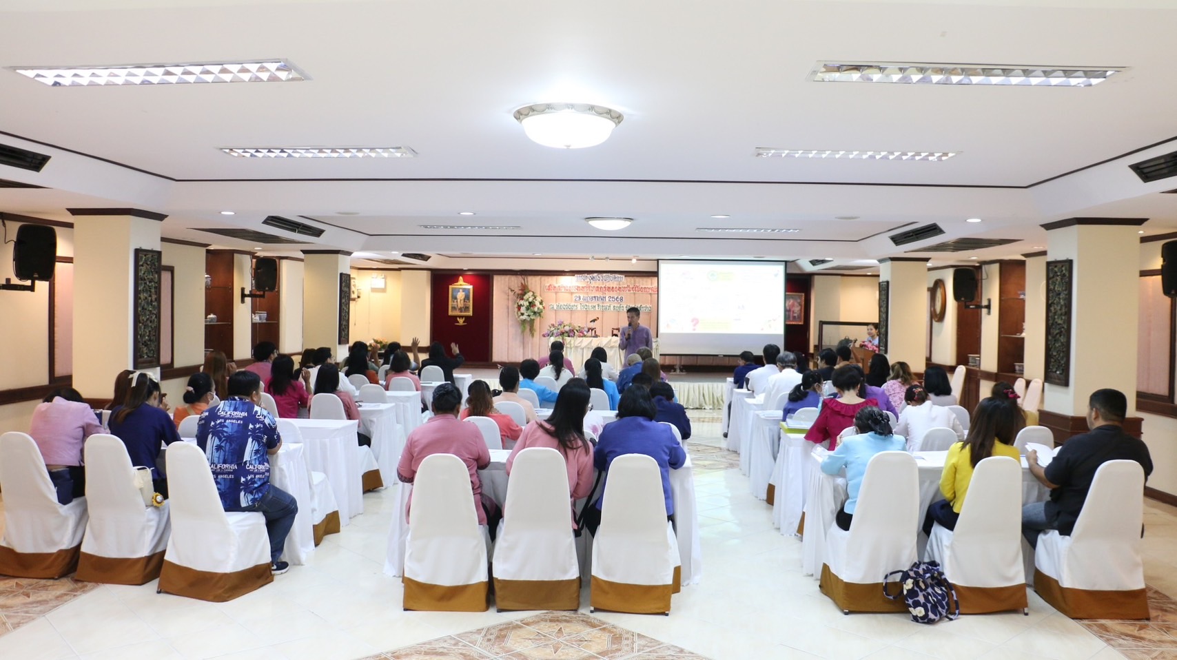 พช.ลำปาง จัดการประชุมเชิงปฏิบัติการเสริมสร้างธรรมาภิบาลกลุ่มออมทรัพย์เพื่อการผลิต