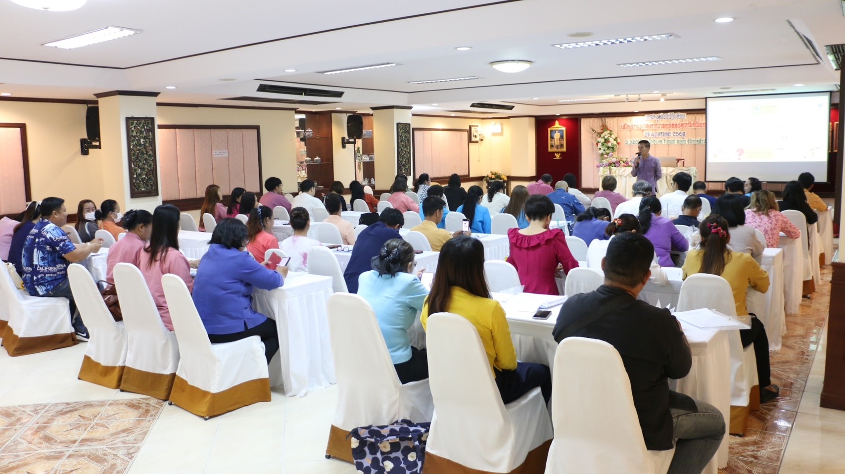 พช.ลำปาง จัดการประชุมเชิงปฏิบัติการเสริมสร้างธรรมาภิบาลกลุ่มออมทรัพย์เพื่อการผลิต