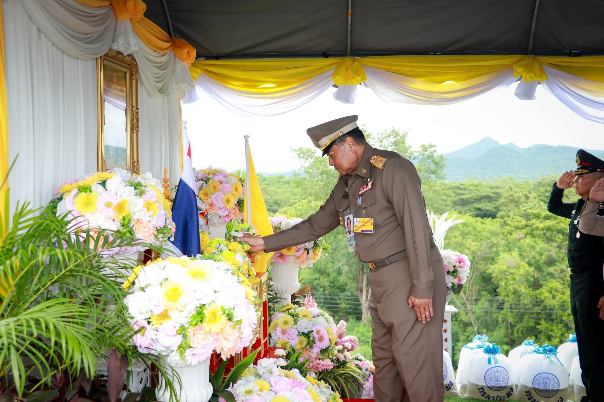 จังหวัดลำปาง ร่วมให้การต้อนรับองคมนตรี ติดตามผลการดำเนินงานโครงการพัฒนาแหล่งน้ำอันเนื่องมาจากพระราชดำริ ในพระบาทสมเด็จพระเจ้าอยู่หัว พื้นที่จังหวัดลำปาง