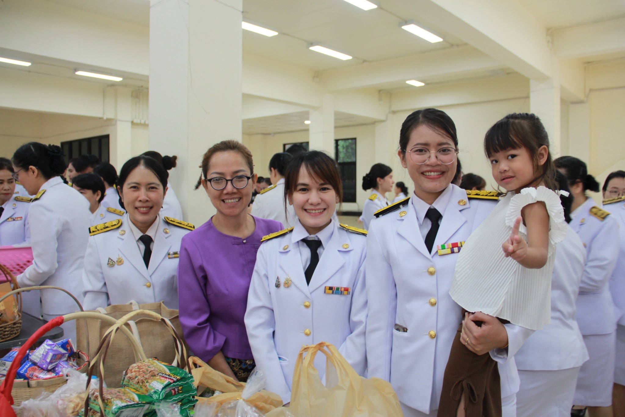 พช.ลำปาง ร่วมพิธีทำบุญตักบาตร และเจริญพระพุทธมนต์ถวายพระราชกุศล เนื่องในโอกาสวันเฉลิมพระชนมพรรษา สมเด็จพระนางเจ้าฯ พระบรมราชินี