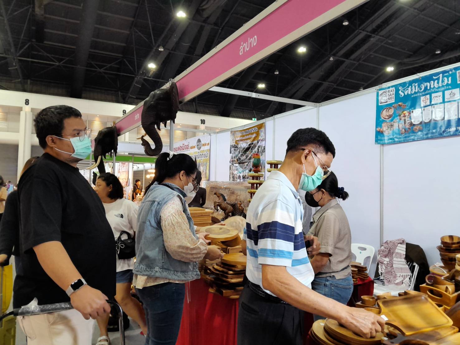 พช.ลำปาง ยกทัพสินค้า OTOP ร่วมงาน OTOP Midyear 2025 “OTOP ทันโลก ทันสมัย เศรษฐกิจไทยยั่งยืน “