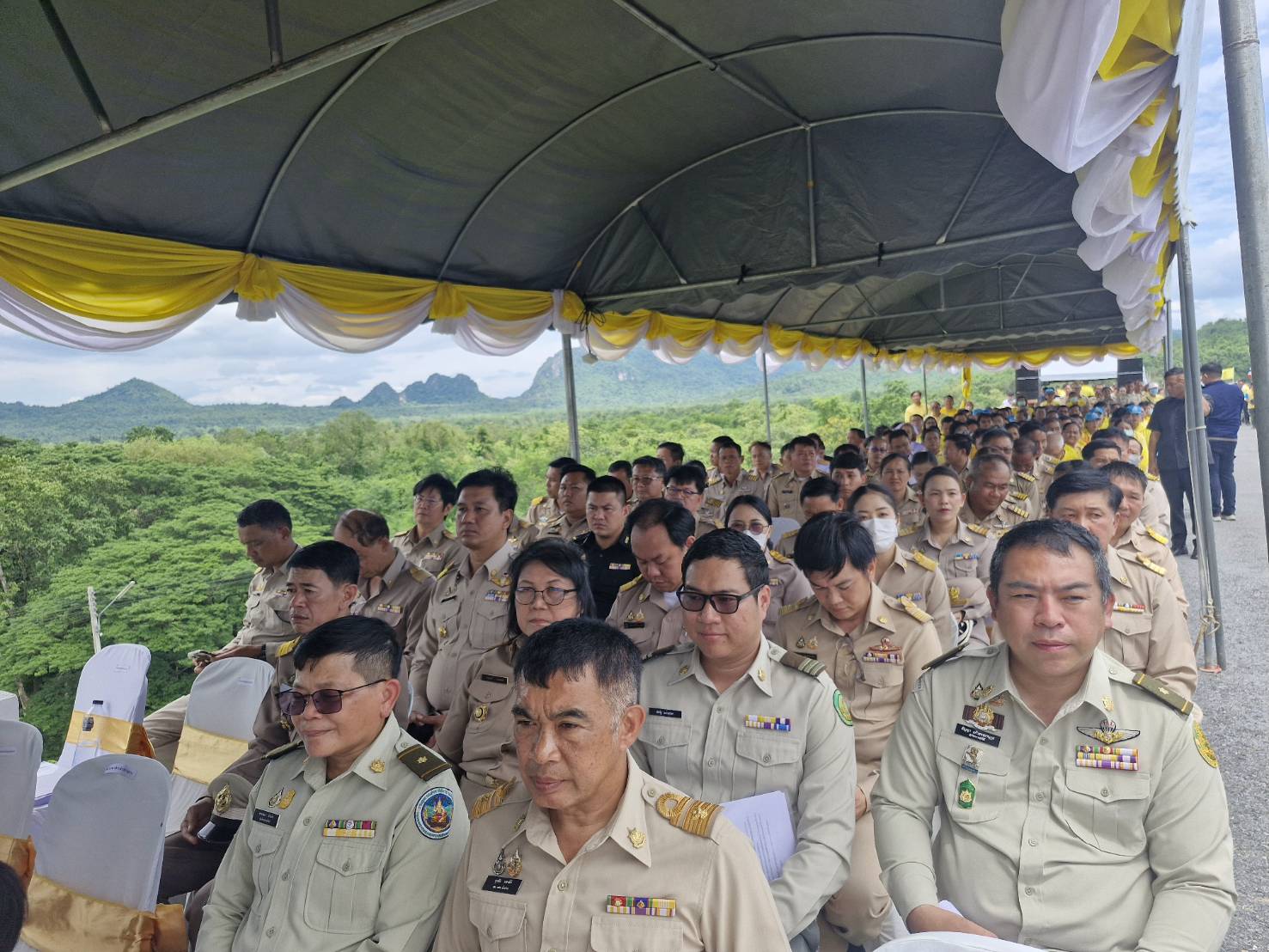 จังหวัดลำปาง ร่วมให้การต้อนรับองคมนตรี ติดตามผลการดำเนินงานโครงการพัฒนาแหล่งน้ำอันเนื่องมาจากพระราชดำริ ในพระบาทสมเด็จพระเจ้าอยู่หัว พื้นที่จังหวัดลำปาง