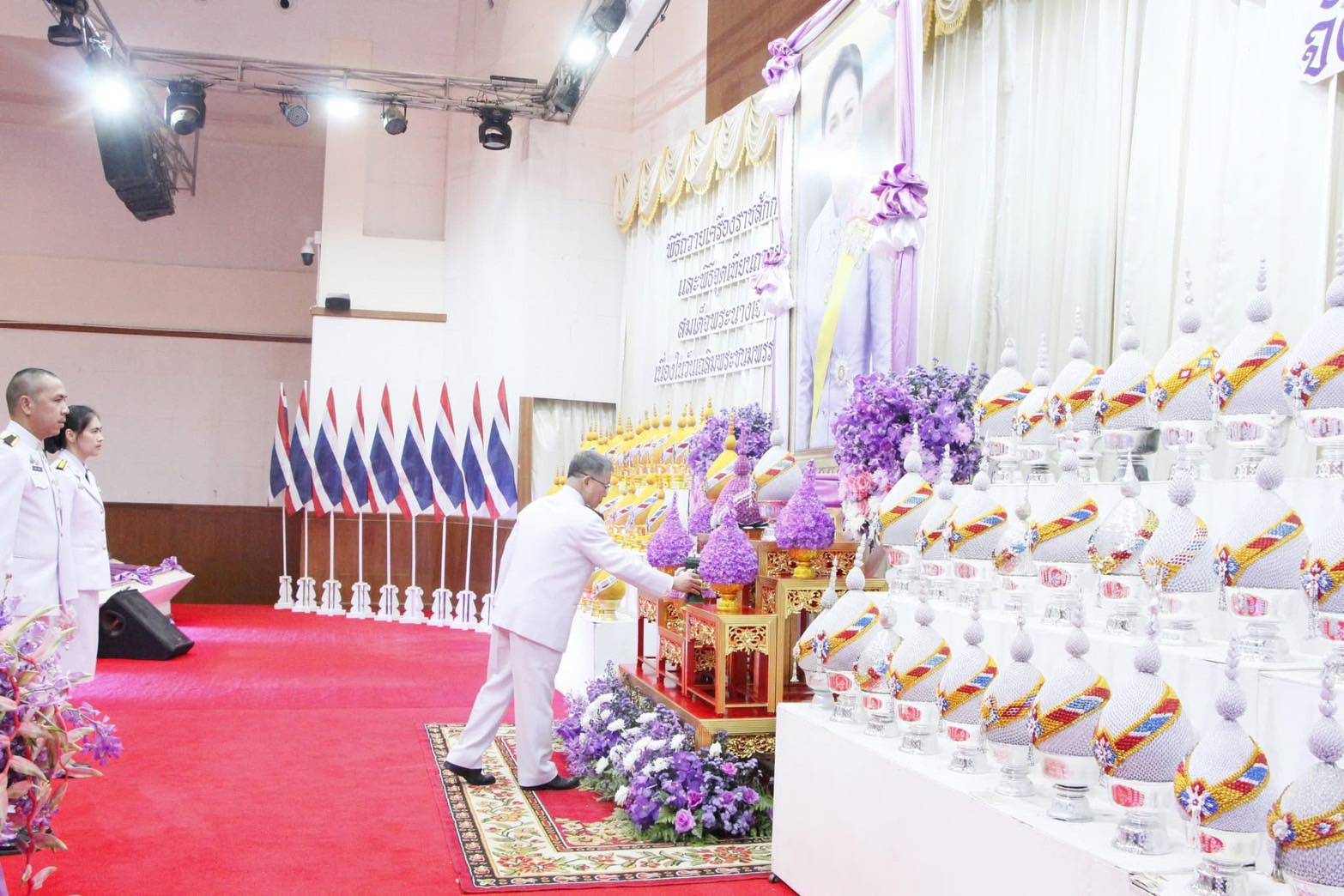 พช.ลำปาง เข้าร่วมพิธีถวายเครื่องราชสักการะและจุดเทียนถวายพระพรชัยมงคล เฉลิมพระเกียรติสมเด็จพระนางเจ้าฯ พระบรมราชินี เนื่องในโอกาสวันเฉลิมพระชนมพรรษา 3 มิถุนายน 2568