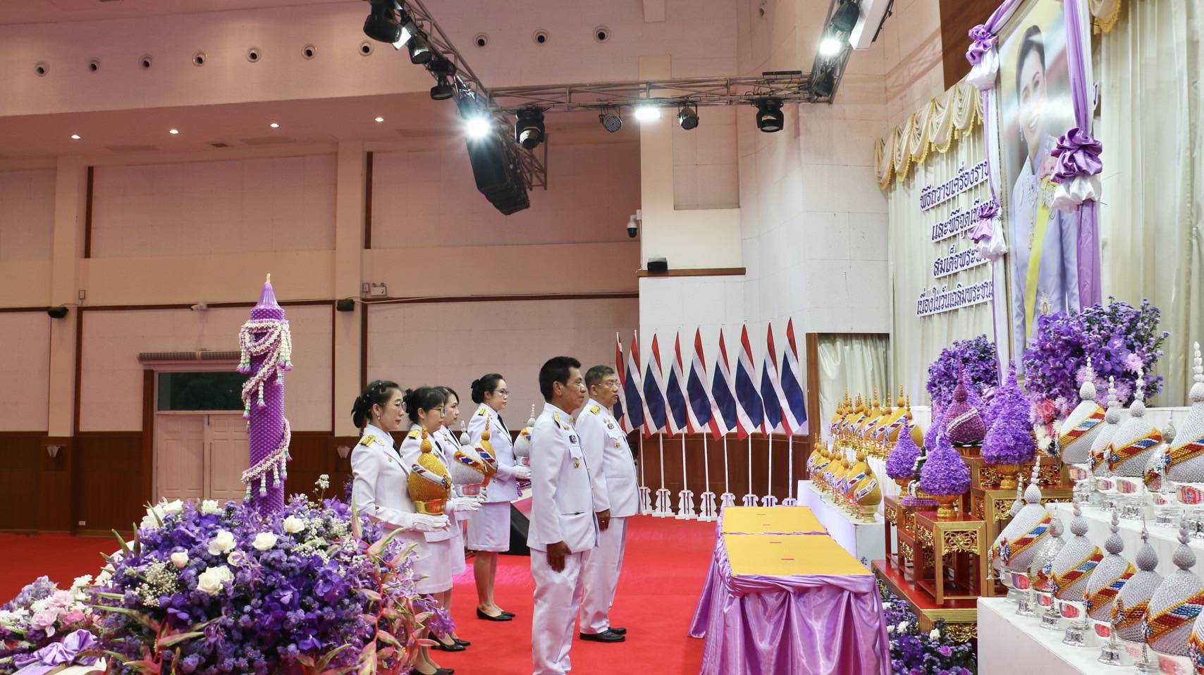 พช.ลำปาง เข้าร่วมพิธีถวายเครื่องราชสักการะและจุดเทียนถวายพระพรชัยมงคล เฉลิมพระเกียรติสมเด็จพระนางเจ้าฯ พระบรมราชินี เนื่องในโอกาสวันเฉลิมพระชนมพรรษา 3 มิถุนายน 2568