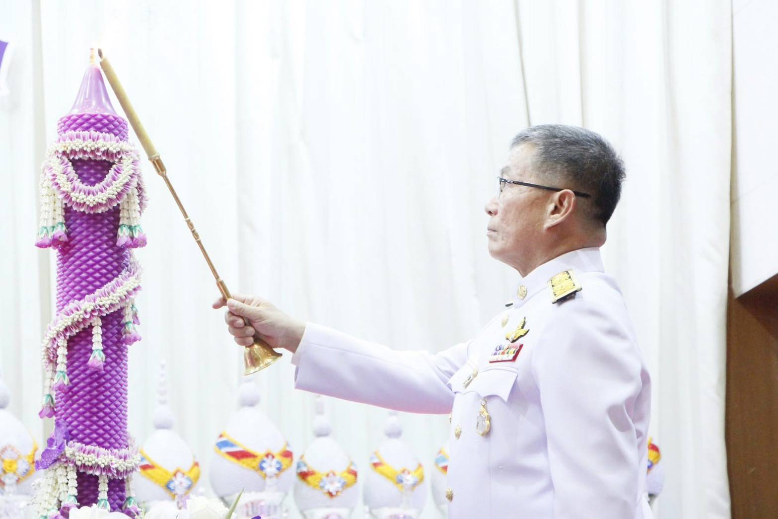 พช.ลำปาง เข้าร่วมพิธีถวายเครื่องราชสักการะและจุดเทียนถวายพระพรชัยมงคล เฉลิมพระเกียรติสมเด็จพระนางเจ้าฯ พระบรมราชินี เนื่องในโอกาสวันเฉลิมพระชนมพรรษา 3 มิถุนายน 2568