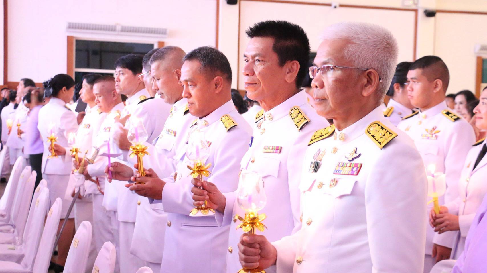พช.ลำปาง เข้าร่วมพิธีถวายเครื่องราชสักการะและจุดเทียนถวายพระพรชัยมงคล เฉลิมพระเกียรติสมเด็จพระนางเจ้าฯ พระบรมราชินี เนื่องในโอกาสวันเฉลิมพระชนมพรรษา 3 มิถุนายน 2568