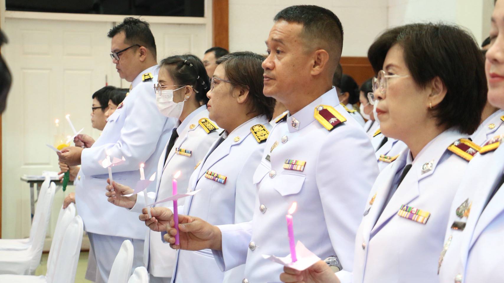 พช.ลำปาง เข้าร่วมพิธีถวายเครื่องราชสักการะและจุดเทียนถวายพระพรชัยมงคล เฉลิมพระเกียรติสมเด็จพระนางเจ้าฯ พระบรมราชินี เนื่องในโอกาสวันเฉลิมพระชนมพรรษา 3 มิถุนายน 2568