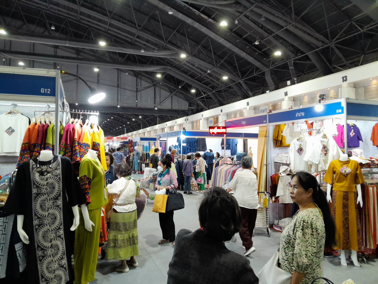 พช.ลำปาง ยกทัพสินค้า OTOP ร่วมงาน OTOP Midyear 2025 “OTOP ทันโลก ทันสมัย เศรษฐกิจไทยยั่งยืน “