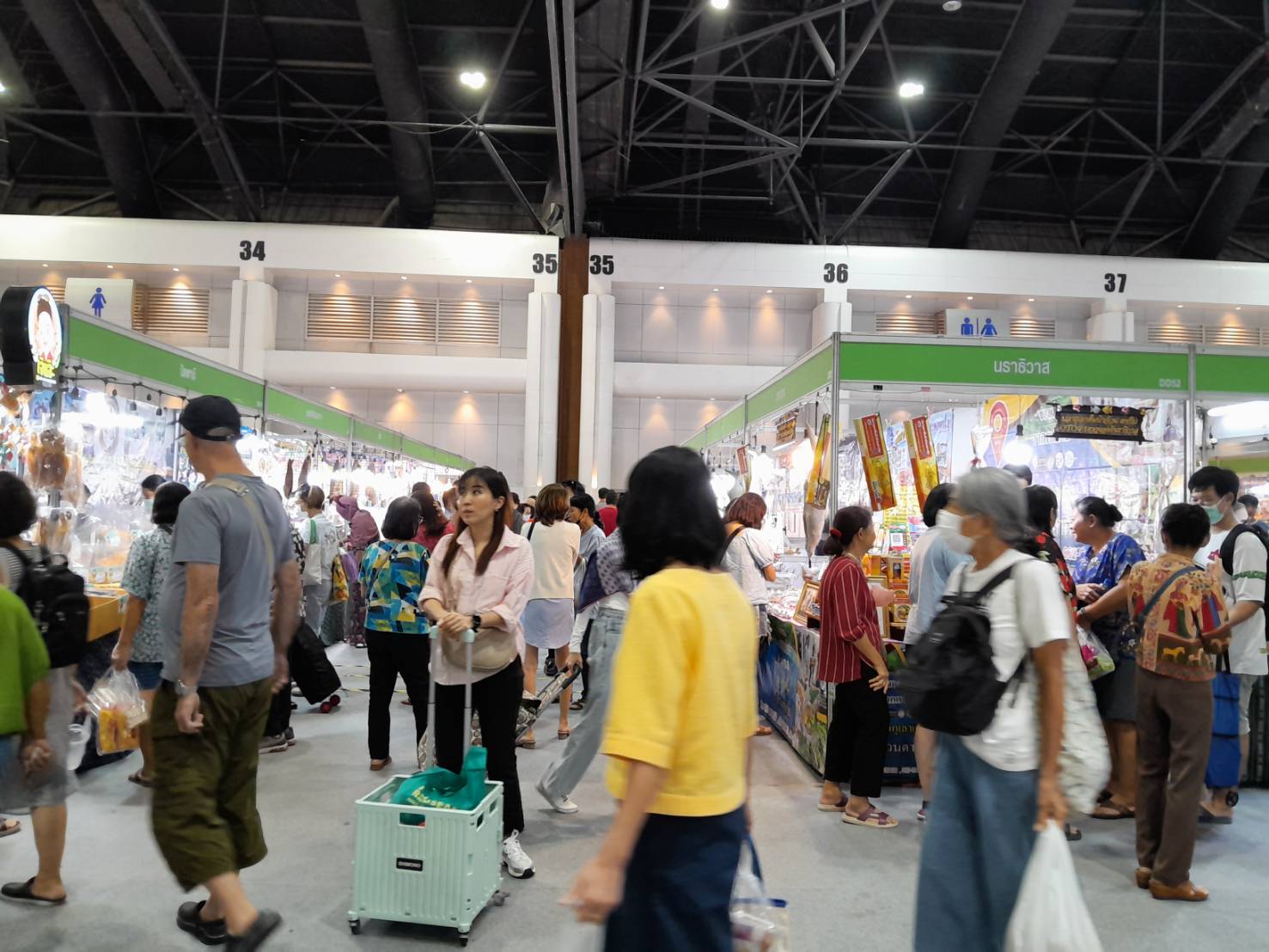 พช.ลำปาง ยกทัพสินค้า OTOP ร่วมงาน OTOP Midyear 2025 “OTOP ทันโลก ทันสมัย เศรษฐกิจไทยยั่งยืน”