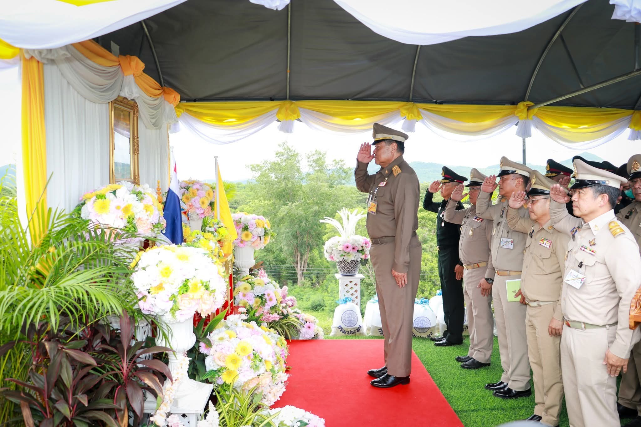 จังหวัดลำปาง ร่วมให้การต้อนรับองคมนตรี ติดตามผลการดำเนินงานโครงการพัฒนาแหล่งน้ำอันเนื่องมาจากพระราชดำริ ในพระบาทสมเด็จพระเจ้าอยู่หัว พื้นที่จังหวัดลำปาง