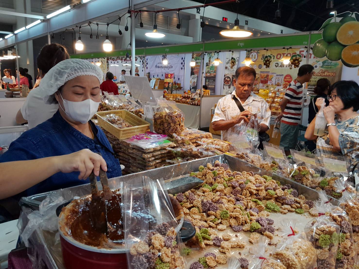 พช.ลำปาง ยกทัพสินค้า OTOP ร่วมงาน OTOP Midyear 2025 “OTOP ทันโลก ทันสมัย เศรษฐกิจไทยยั่งยืน “