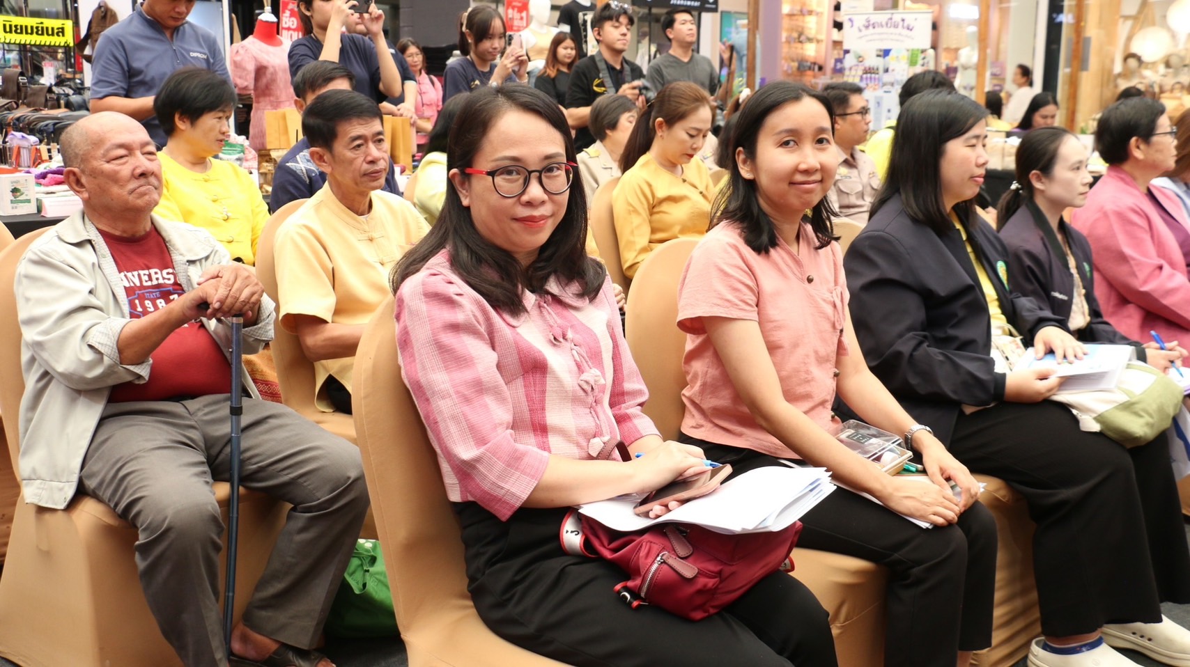 พช.ลำปาง จัดกิจกรรมการทดสอบตลาด และเวทีคัดเลือกผลิตภัณฑ์ OTOP ที่มีความโดดเด่น และมีนวัตกรรม