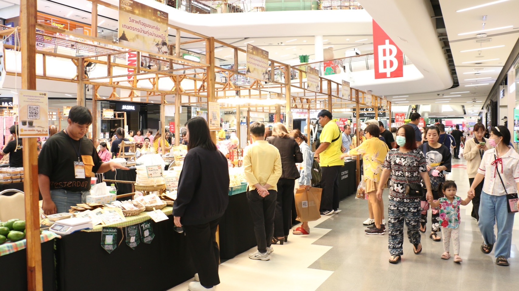 พช.ลำปาง จัดกิจกรรมการทดสอบตลาด และเวทีคัดเลือกผลิตภัณฑ์ OTOP ที่มีความโดดเด่น และมีนวัตกรรม