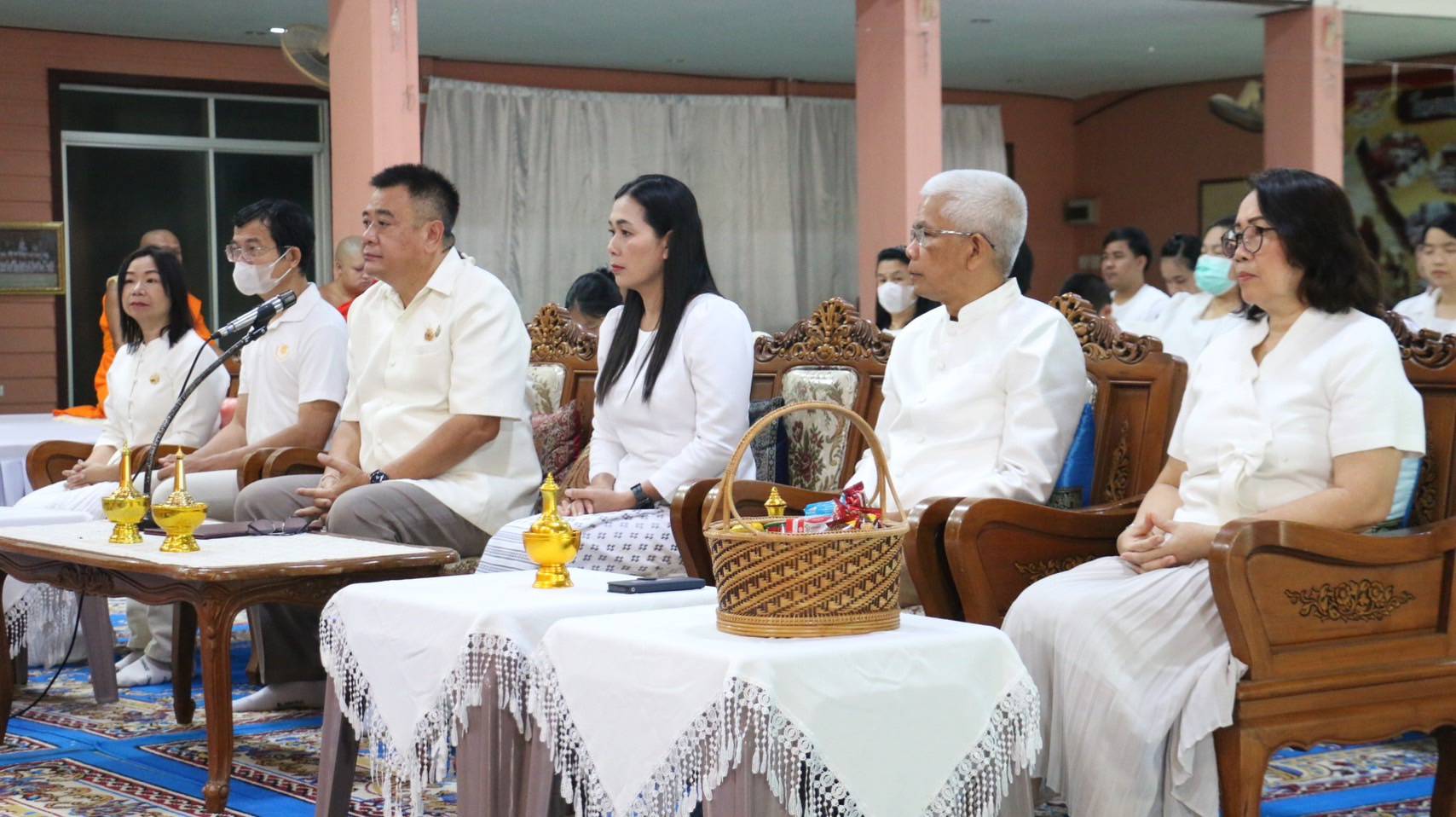 พช.ลำปาง ร่วมพิธีทำบุญตักบาตร และถวายเทียนพรรษา เนื่องในเทศกาลอาสาฬหบูชาและเข้าพรรษา