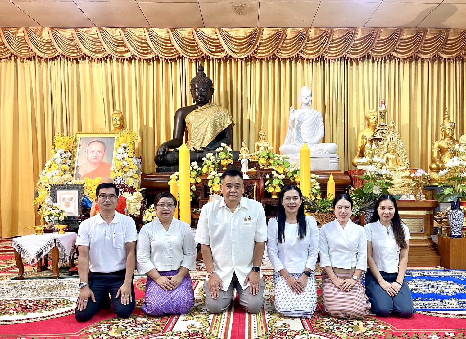 พช.ลำปาง ร่วมพิธีทำบุญตักบาตร และถวายเทียนพรรษา เนื่องในเทศกาลอาสาฬหบูชาและเข้าพรรษา