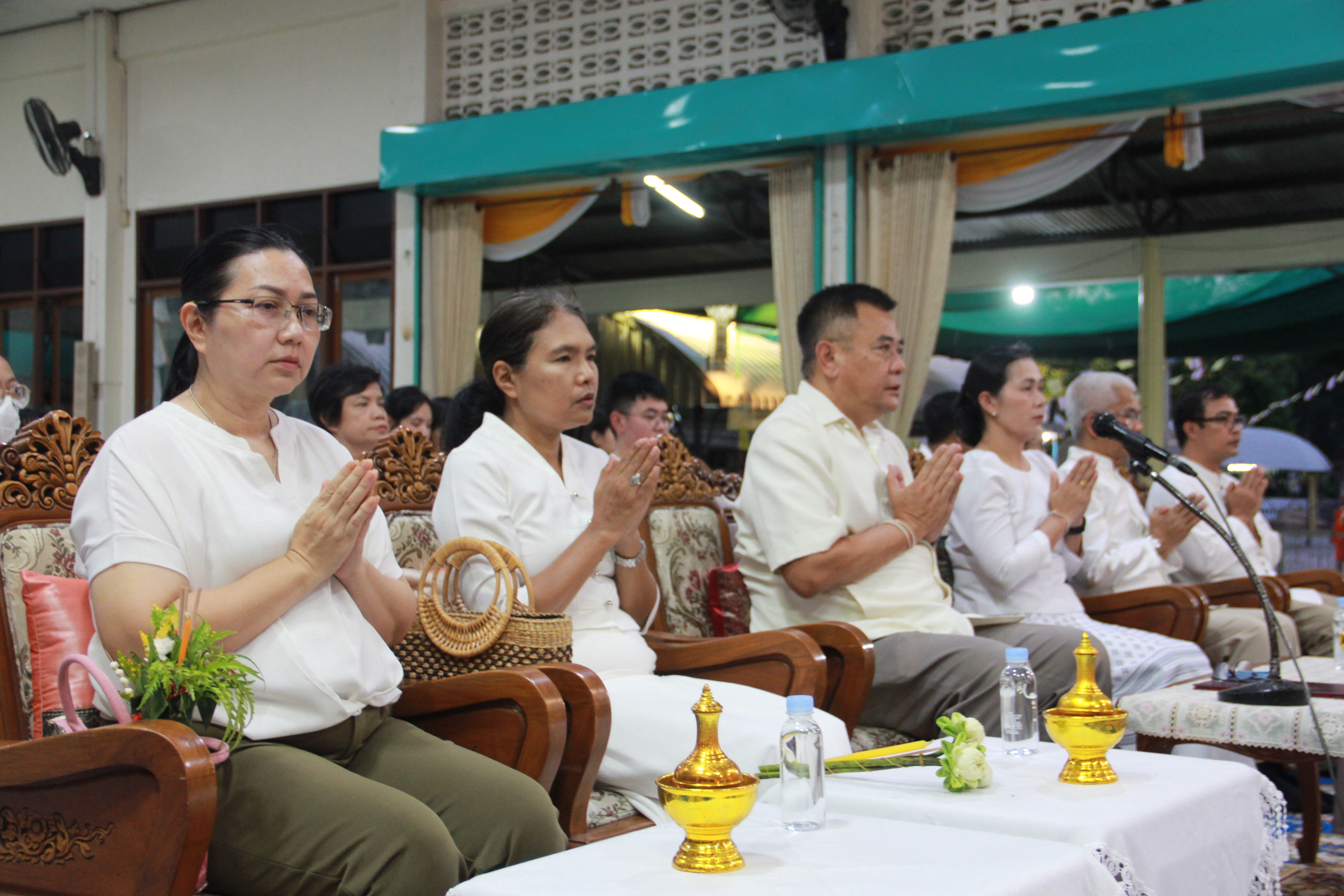 พช.ลำปาง ร่วมพิธีแสดงตนเป็นพุทธมามกะ และพิธีเวียนเทียน เนื่องในเทศกาลวันอาสาฬหบูชาและวันเข้าพรรษา พุทธศักราช 2568