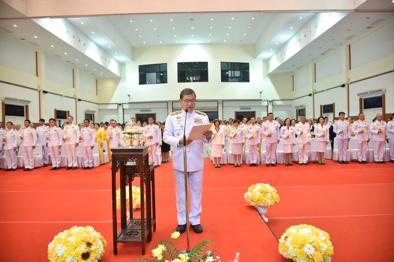 พช.ลำปาง ร่วมประกอบพิธีถวายเครื่องราชสักการะถวายราชสดุดีเฉลิมพระเกียรติ และจุดเทียนชัยถวายพระพรชัยมงคล พระบาทสมเด็จพระเจ้าอยู่หัว เนื่องในโอกาสวันเฉลิมพระชนมพรรษา 28 กรกฎาคม 2568