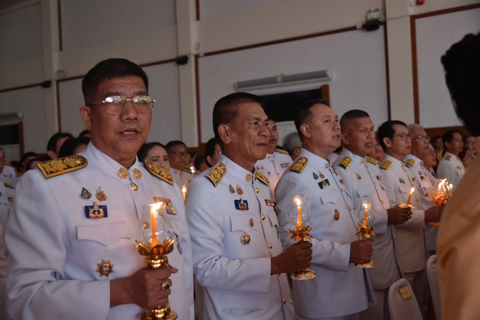 พช.ลำปาง ร่วมประกอบพิธีถวายเครื่องราชสักการะถวายราชสดุดีเฉลิมพระเกียรติ และจุดเทียนชัยถวายพระพรชัยมงคล พระบาทสมเด็จพระเจ้าอยู่หัว เนื่องในโอกาสวันเฉลิมพระชนมพรรษา 28 กรกฎาคม 2568