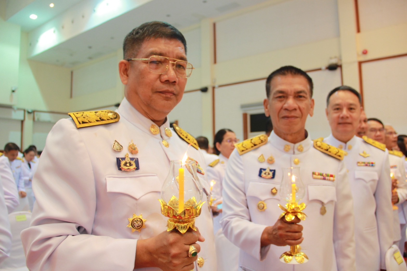 พช.ลำปาง ร่วมประกอบพิธีถวายเครื่องราชสักการะถวายราชสดุดีเฉลิมพระเกียรติ และจุดเทียนชัยถวายพระพรชัยมงคล พระบาทสมเด็จพระเจ้าอยู่หัว เนื่องในโอกาสวันเฉลิมพระชนมพรรษา 28 กรกฎาคม 2568