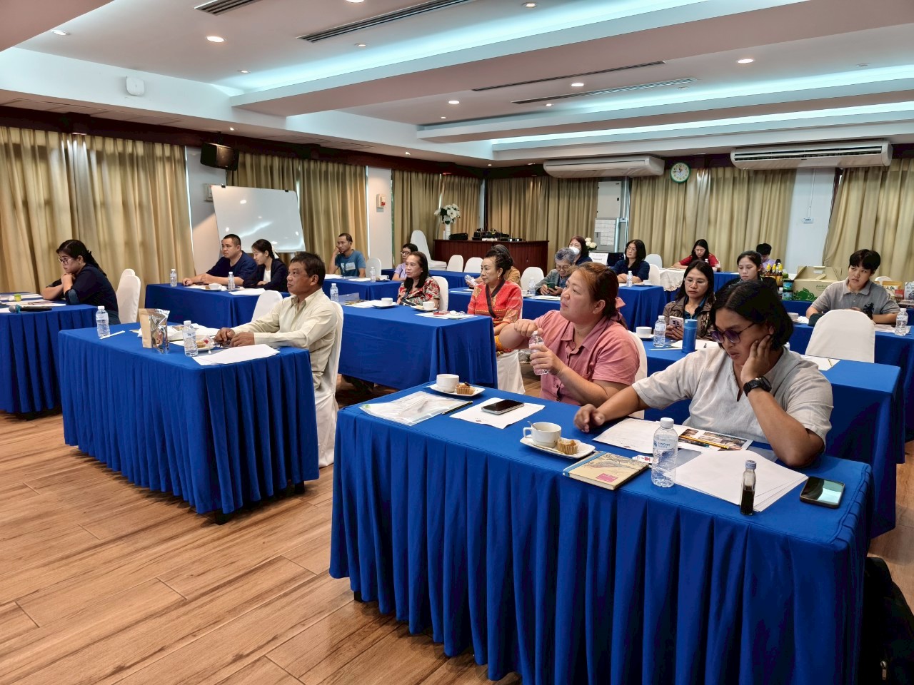 พช.ลำปาง จัดประชุมเชิงปฏิบัติการสร้างรายได้จากกิจการอาหารปลอดภัย