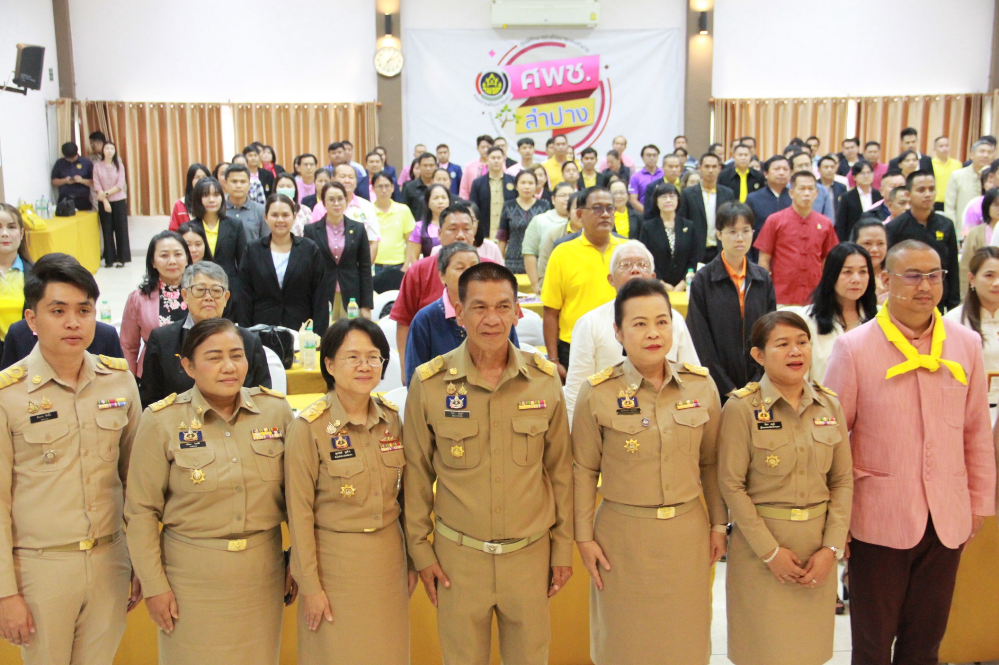 พช.ลำปาง ร่วมพิธีเปิดอบรมวิทยากรเพื่อทำหน้าที่ผู้ถ่ายทอดความรู้เกี่ยวกับประวัติศาสตร์ชาติไทยประจำท้องถิ่น ประจำปีงบประมาณ พ.ศ. 2568 รุ่นที่ 3 ภาคเหนือ