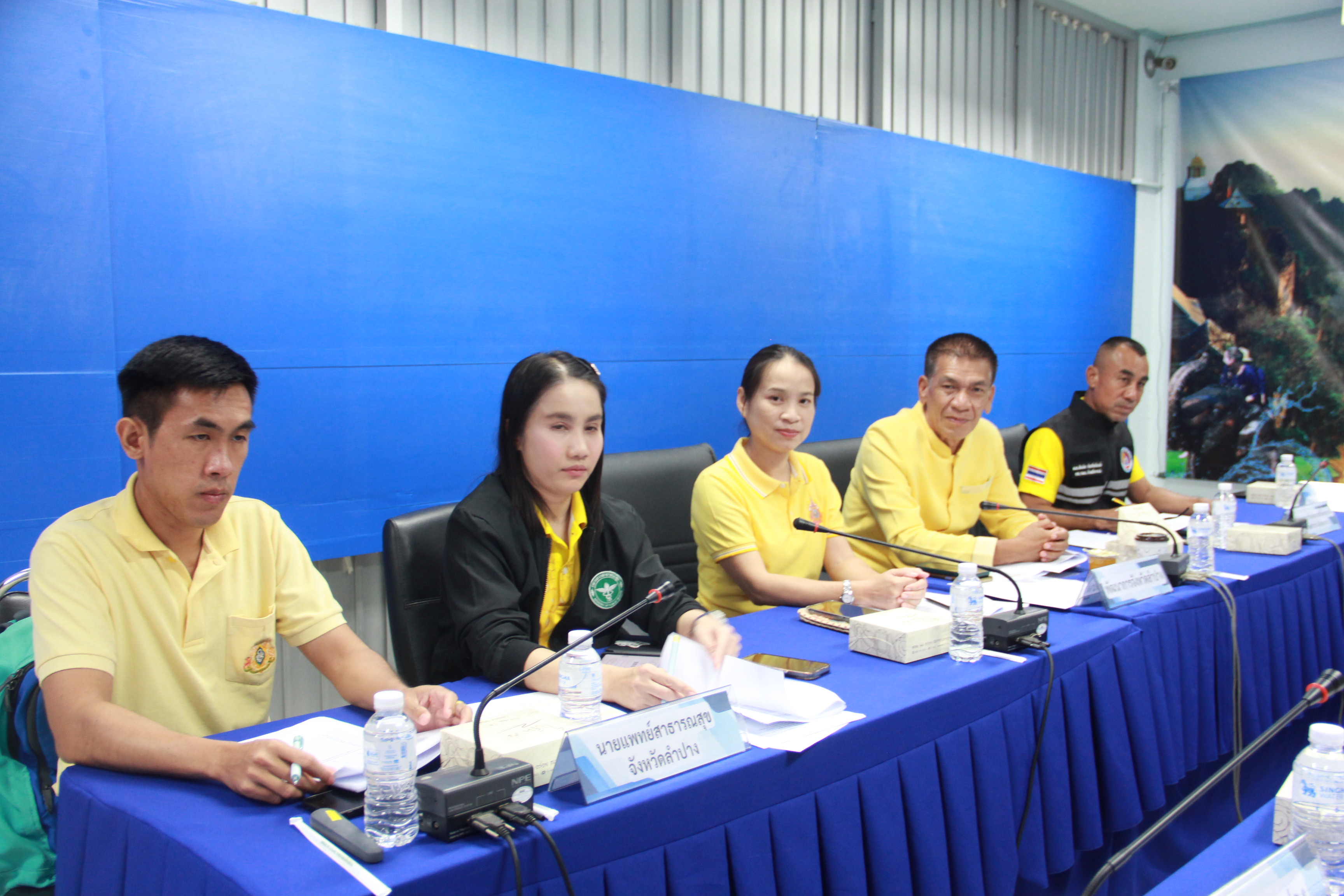 พช.ลำปาง ร่วมประชุมติดตามการดำเนินงานพัฒนาและฟื้นฟูหมู่บ้าน/ชุมชน กองทุนแม่ของแผ่นดิน ในระยะ 2 เดือน