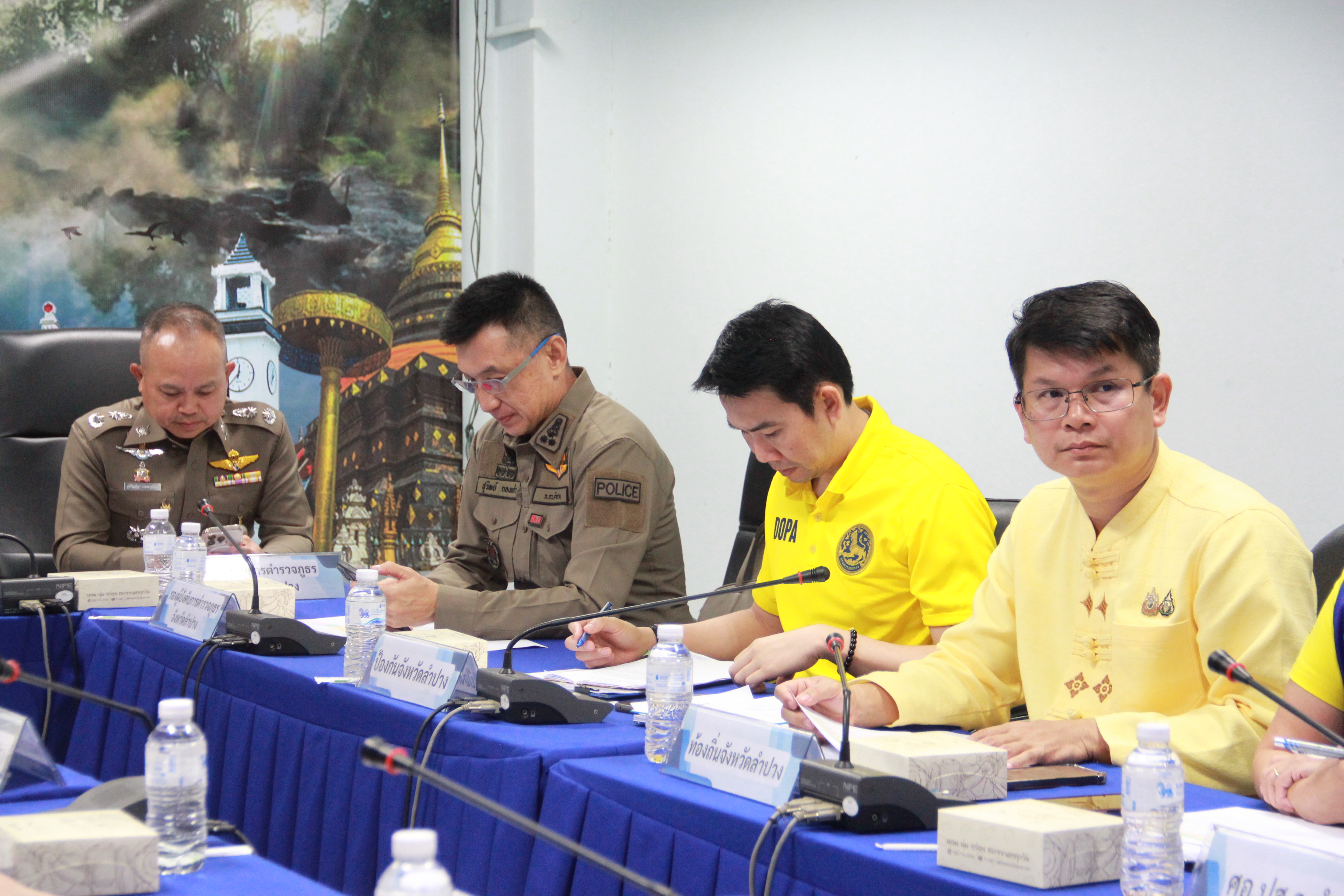 พช.ลำปาง ร่วมประชุมติดตามการดำเนินงานพัฒนาและฟื้นฟูหมู่บ้าน/ชุมชน กองทุนแม่ของแผ่นดิน ในระยะ 2 เดือน