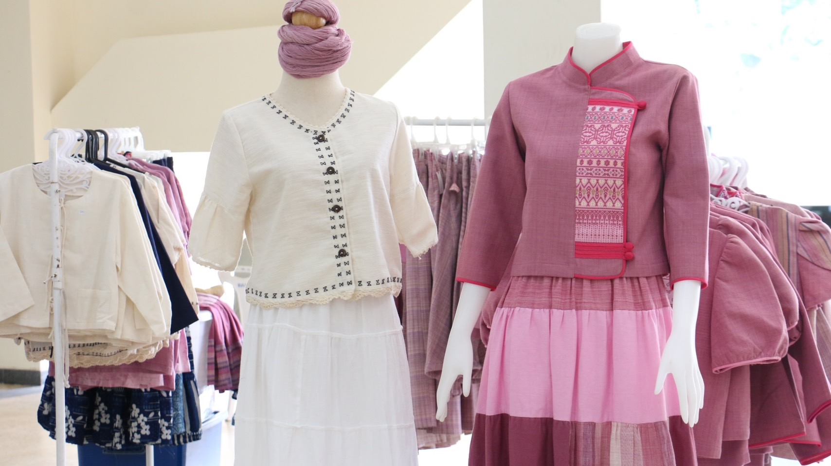 พช.ลำปาง จัดกิจกรรมกาดนัดชุมชนคนลำปาง @ ศาลากลางจังหวัดลำปาง ครั้งที่ 81