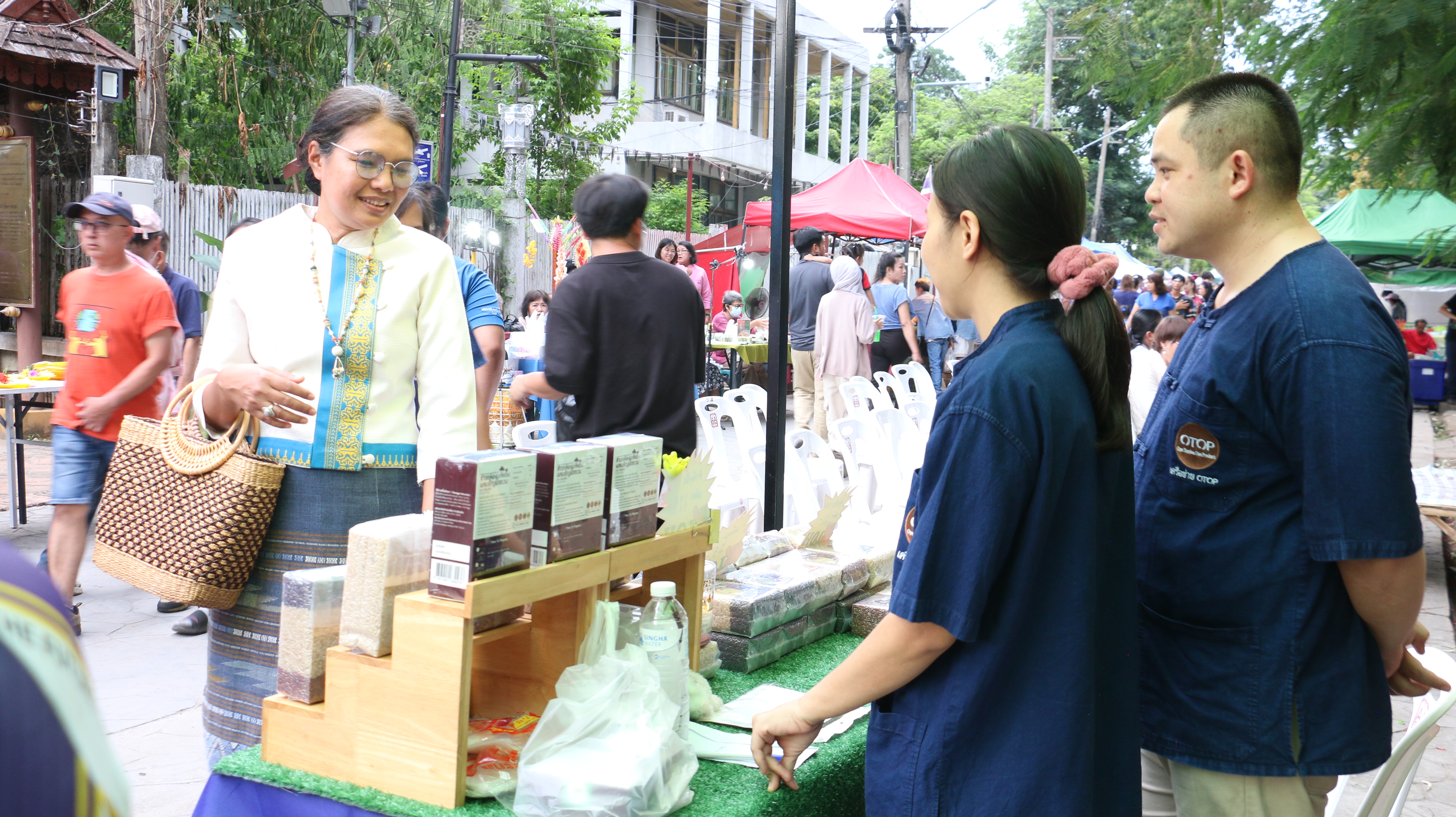 พช.ลำปาง จัดกิจกรรมเชื่อมโยงช่องทางการตลาดในการสร้างรายได้จากกิจการอาหารปลอดภัย ภายใต้โครงการส่งเสริมการสร้างรายได้จากกิจการอาหารปลอดภัย