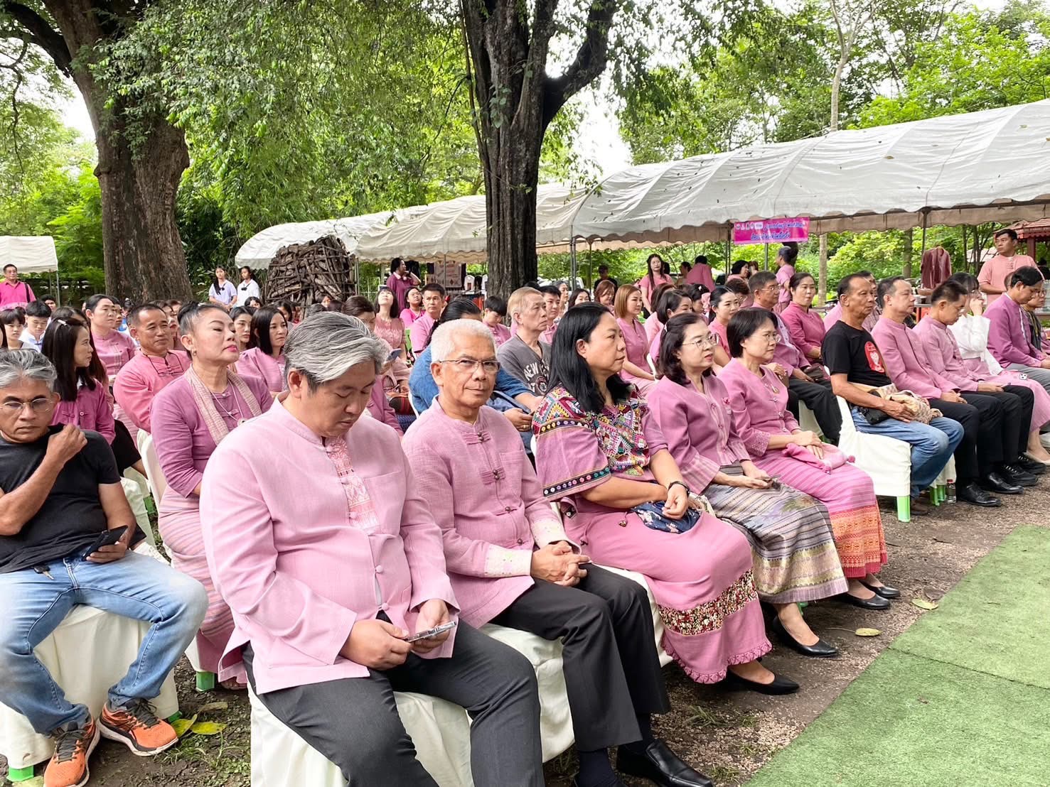 พช.ลำปาง ร่วมจัดแสดงบูธนิทรรศการลายผ้าพระราชทาน ในงาน “ครั่งครั้งใหม่ ย้อมศิลป์ เติมสี เติมชีวิต”