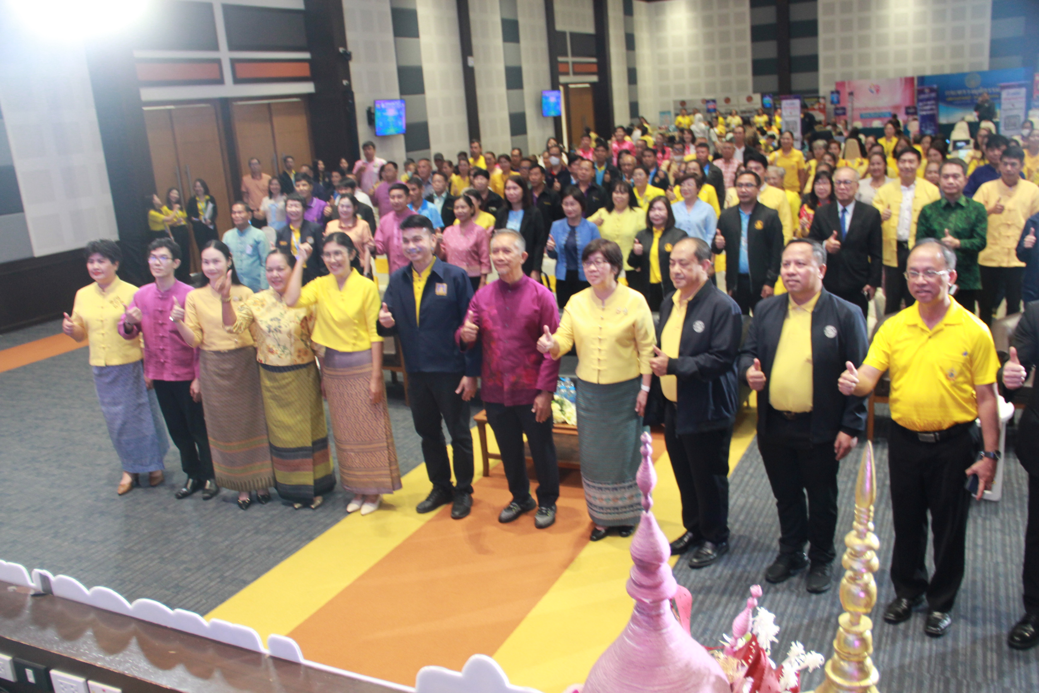 พช.ลำปาง ร่วมงาน “มหกรรมแก้หนี้ สร้างวิถีแห่งความเป็นธรรม ปีที่ 2” จังหวัดลำปาง