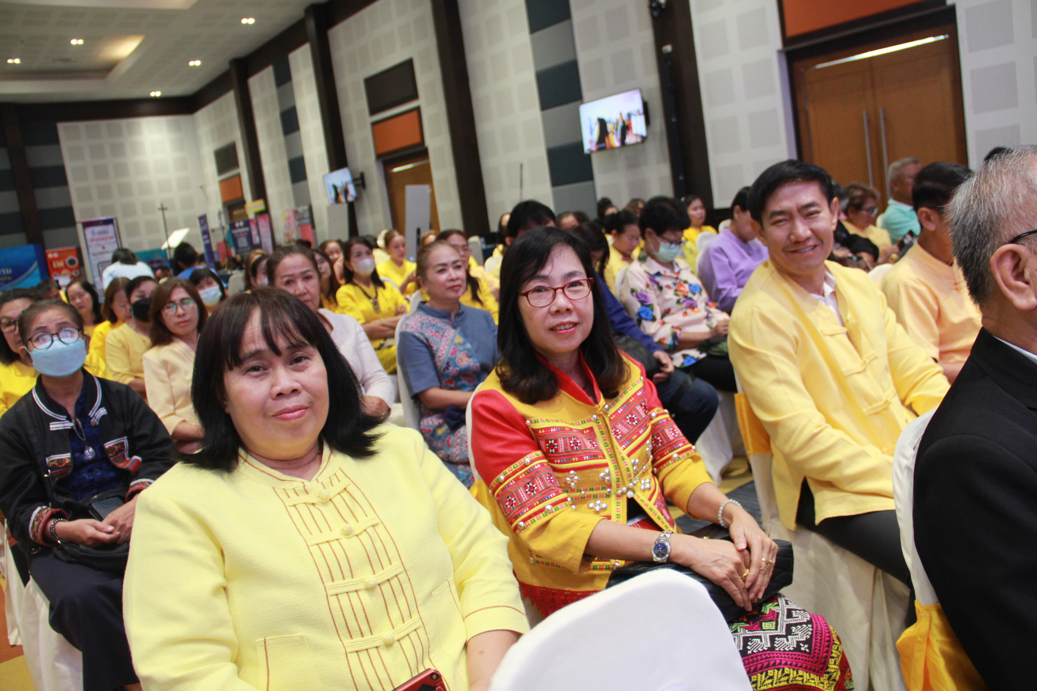 พช.ลำปาง ร่วมงาน “มหกรรมแก้หนี้ สร้างวิถีแห่งความเป็นธรรม ปีที่ 2” จังหวัดลำปาง