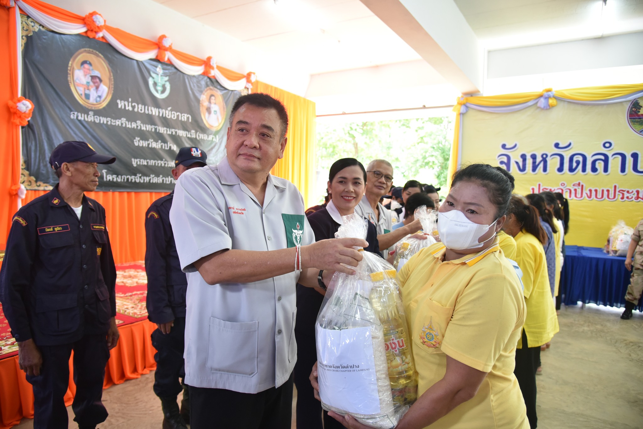 พช.ลำปาง ร่วมกิจกรรมหน่วยแพทย์เคลื่อนที่ พอ.สว. และหน่วยทันตกรรมเคลื่อนที่ เพื่อประชาชนด้อยโอกาส บูรณาการร่วมกับโครงการจังหวัดลำปางเคลื่อนที่ ประจำปีงบประมาณ พ.ศ. 2568 พื้นที่ อ.เสริมงาม จ.ลำปาง