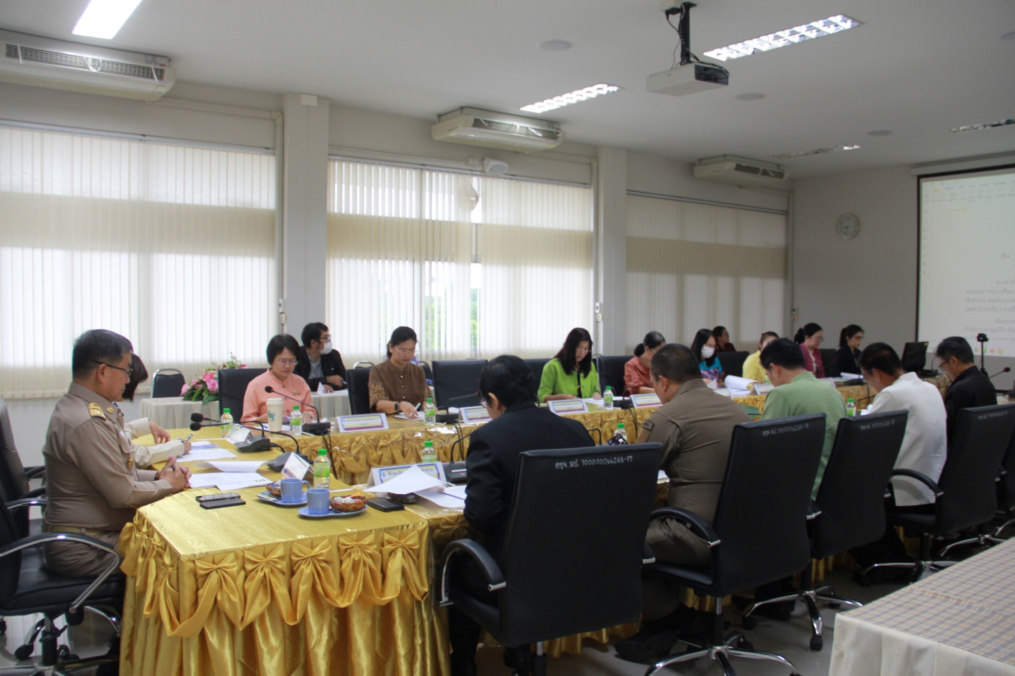 พช.ลำปาง เข้าร่วมการประชุมคณะกรรมการคัดเลือกครู หรือ เจ้าหน้าที่ในจังหวัด ที่สมควรได้รับรางวัล “หม่อมงามจิตต์ บุรฉัตร บุคคลสำคัญของโลก” รางวัลสร้างเสริมคนดีมีคุณธรรม ประจำปี 2568