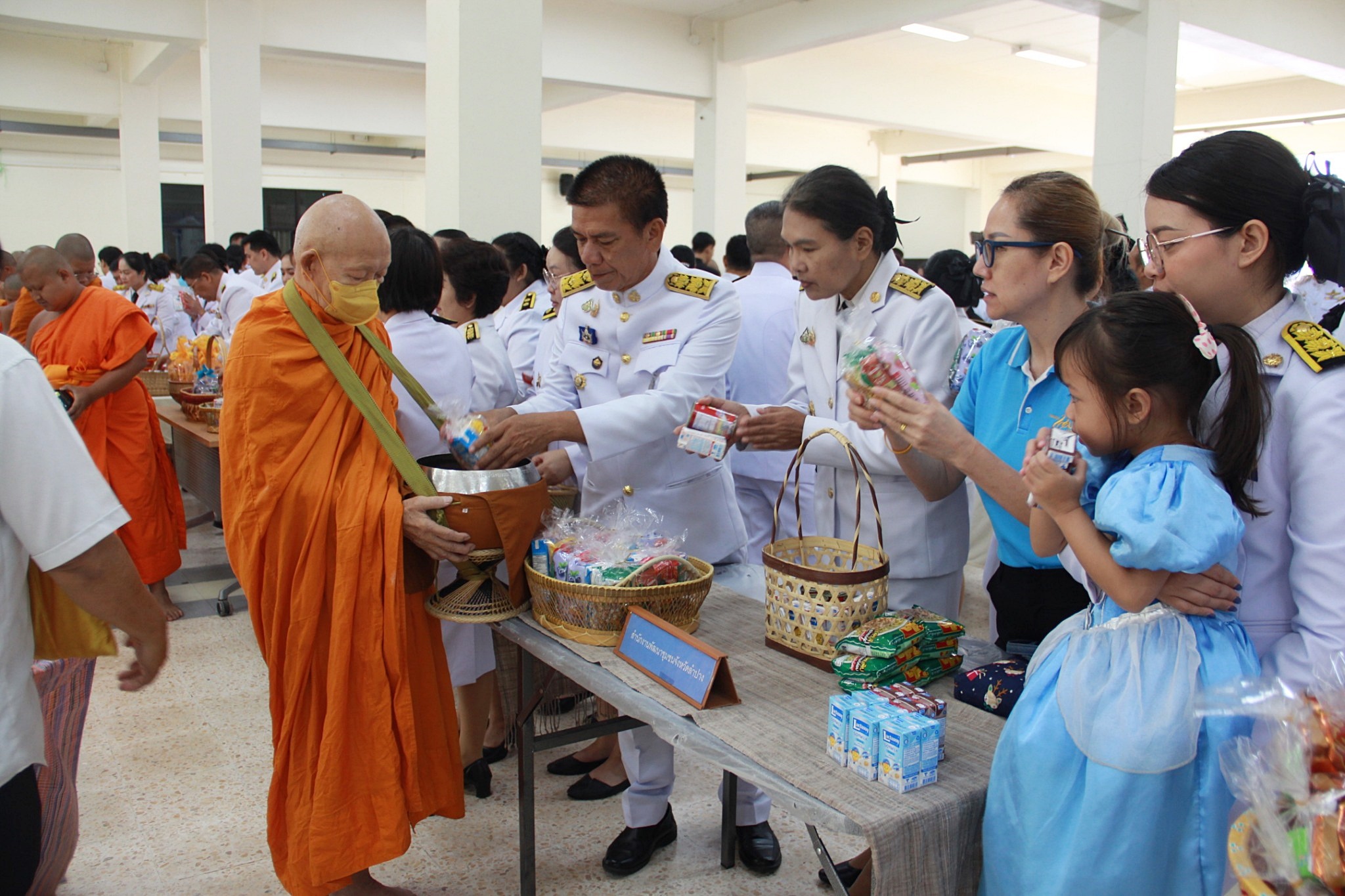 พช.ลำปาง ร่วมพิธีเจริญพระพุทธมนต์และทำบุญตักบาตรถวายพระราชกุศล และพิธี 5 ศาสนามหามงคล เฉลิมพระเกียรติสมเด็จพระนางเจ้าสิริกิติ์ พระบรมราชินีนาถ พระบรมราชชนนีพันปีหลวง เนื่องในโอกาสวันเฉลิมพระชนมพรรษา 12 สิงหาคม 2568