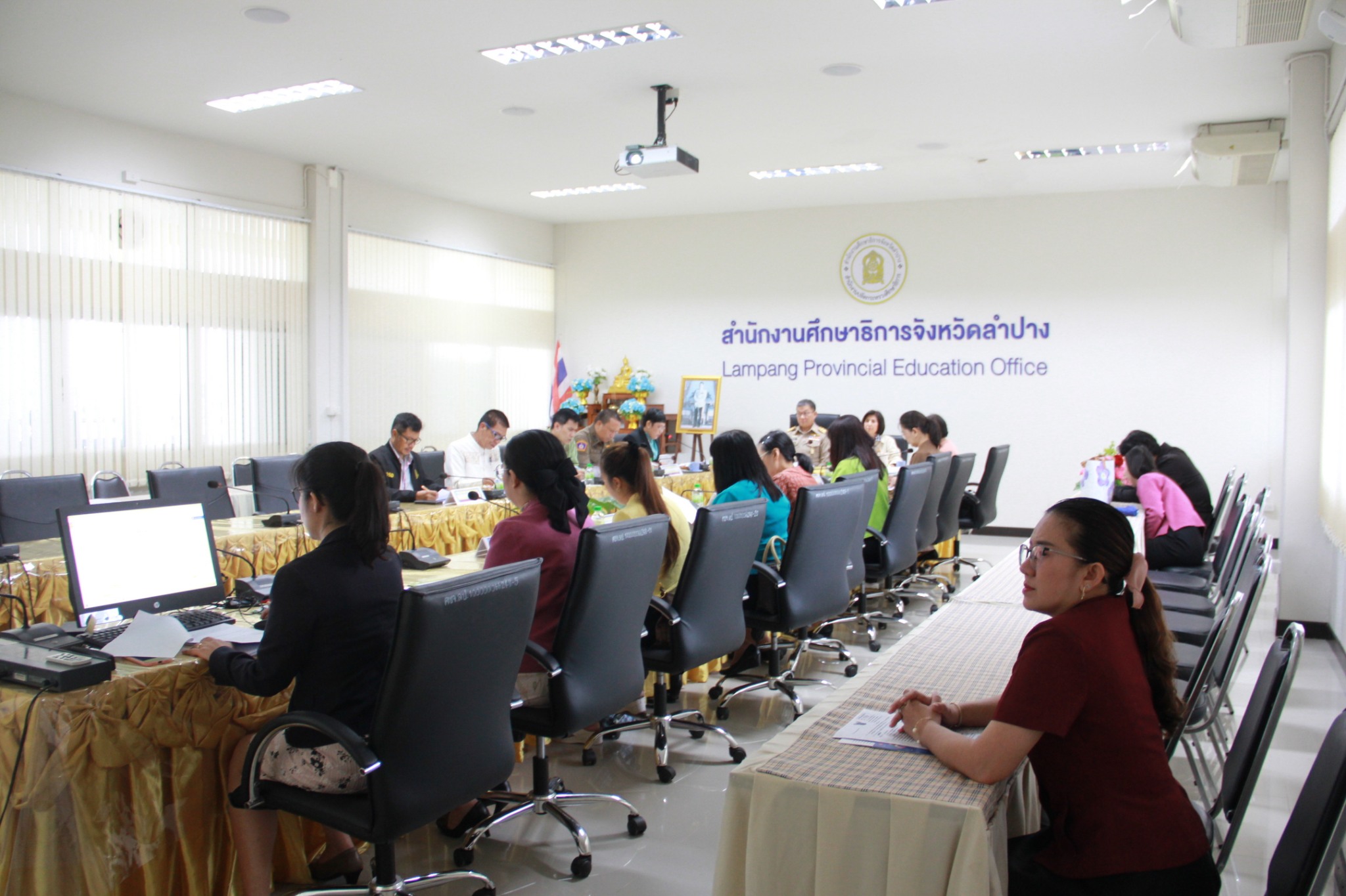 พช.ลำปาง เข้าร่วมการประชุมคณะกรรมการคัดเลือกครู หรือ เจ้าหน้าที่ในจังหวัด ที่สมควรได้รับรางวัล “หม่อมงามจิตต์ บุรฉัตร บุคคลสำคัญของโลก” รางวัลสร้างเสริมคนดีมีคุณธรรม ประจำปี 2568