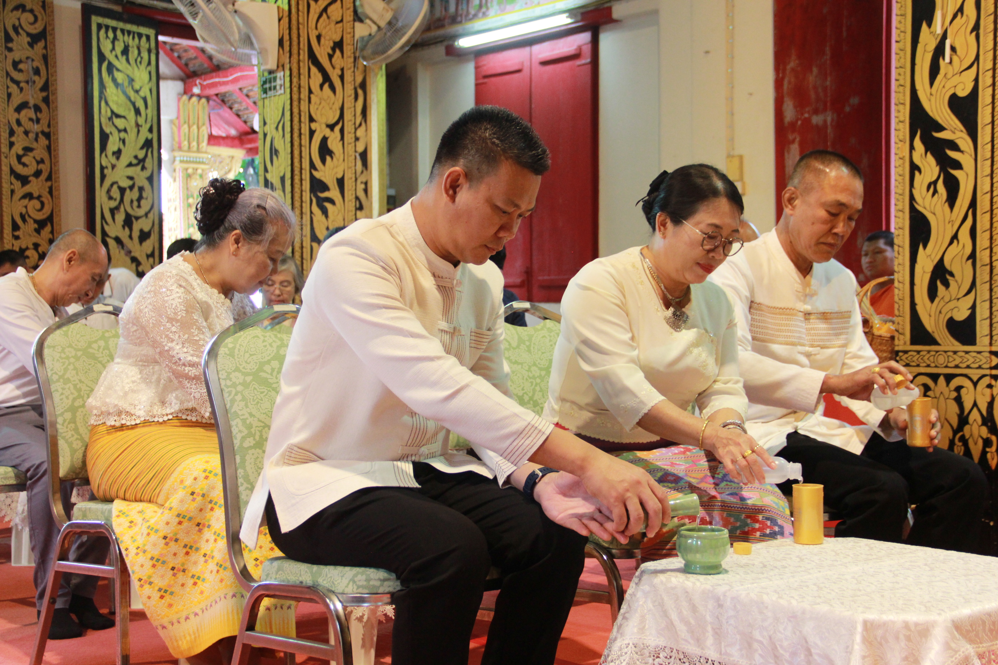 พช.ลำปาง ร่วมกิจกรรมเข้าวัดปฏิบัติธรรม วันธรรมสวนะ “ครอบครัวหิ้วตะกร้า ศรัทธาอิ่มบุญ อุดหนุนชุมชน”
