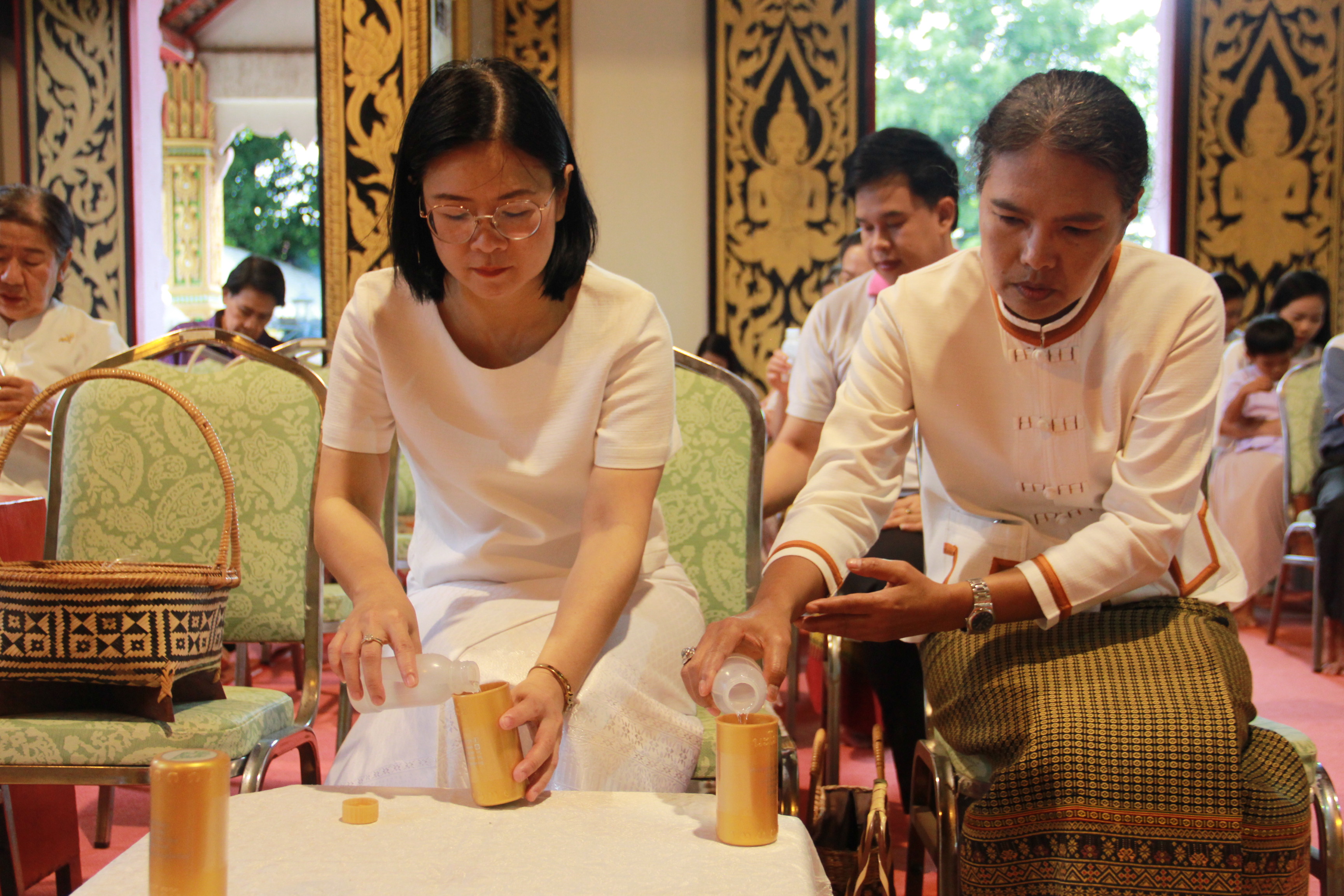 พช.ลำปาง ร่วมกิจกรรมเข้าวัดปฏิบัติธรรม วันธรรมสวนะ “ครอบครัวหิ้วตะกร้า ศรัทธาอิ่มบุญ อุดหนุนชุมชน”