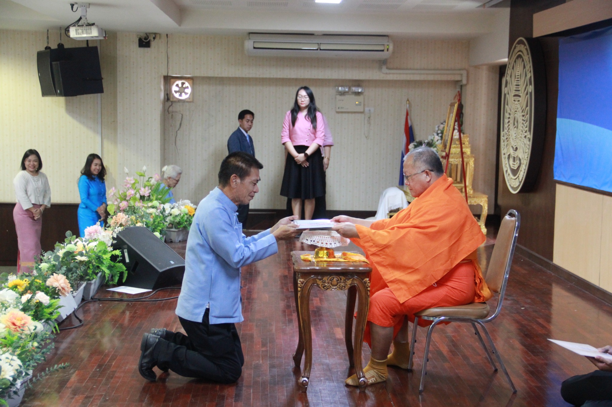 พช.ลำปาง รับเกียรติบัตรยกย่ององค์กรคุณธรรมต้นแบบ ในงานสมัชชาคุณธรรมและตลาดนัดคุณธรรม ประจำปี 2568 สานพลังทุกภาคส่วนเดินหน้าสู่ “จังหวัดคุณธรรมต้นแบบ”