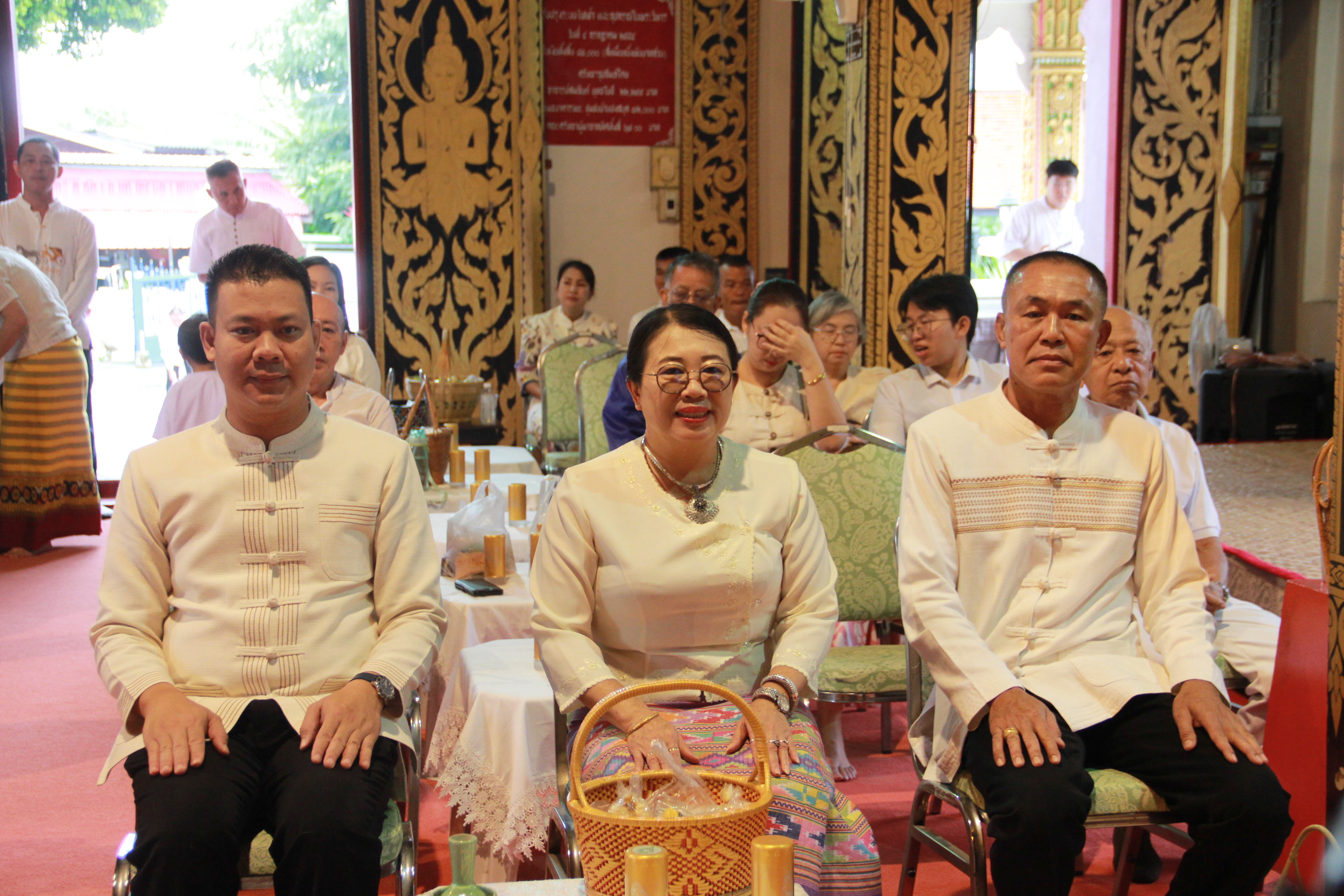 พช.ลำปาง ร่วมกิจกรรมเข้าวัดปฏิบัติธรรม วันธรรมสวนะ “ครอบครัวหิ้วตะกร้า ศรัทธาอิ่มบุญ อุดหนุนชุมชน”