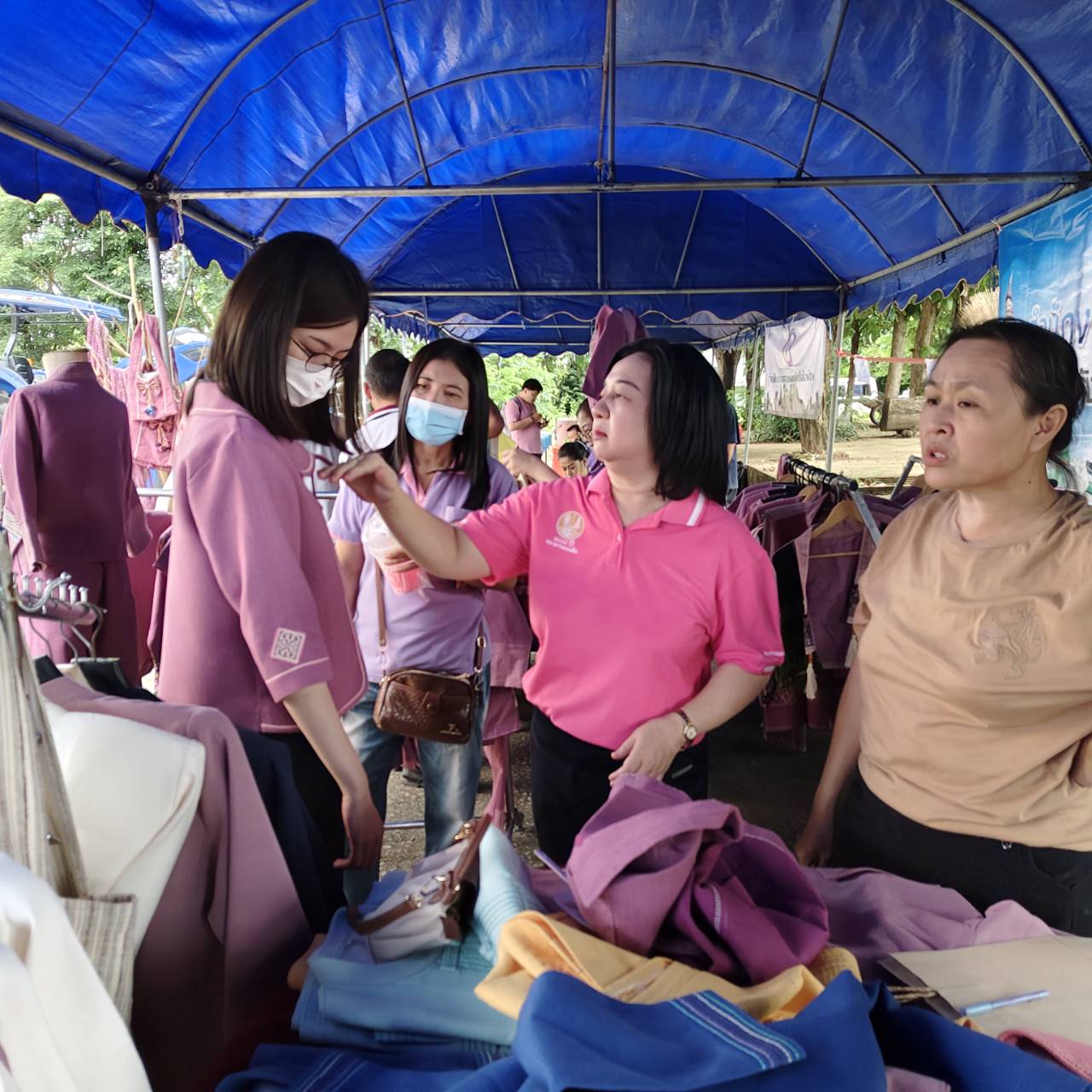 พช.ลำปาง ร่วมกิจกรรมหน่วยแพทย์เคลื่อนที่ พอ.สว. และหน่วยทันตกรรมเคลื่อนที่ เพื่อประชาชนด้อยโอกาส บูรณาการร่วมกับโครงการจังหวัดลำปางเคลื่อนที่ ประจำปีงบประมาณ พ.ศ. 2568 พื้นที่ อ.เสริมงาม จ.ลำปาง
