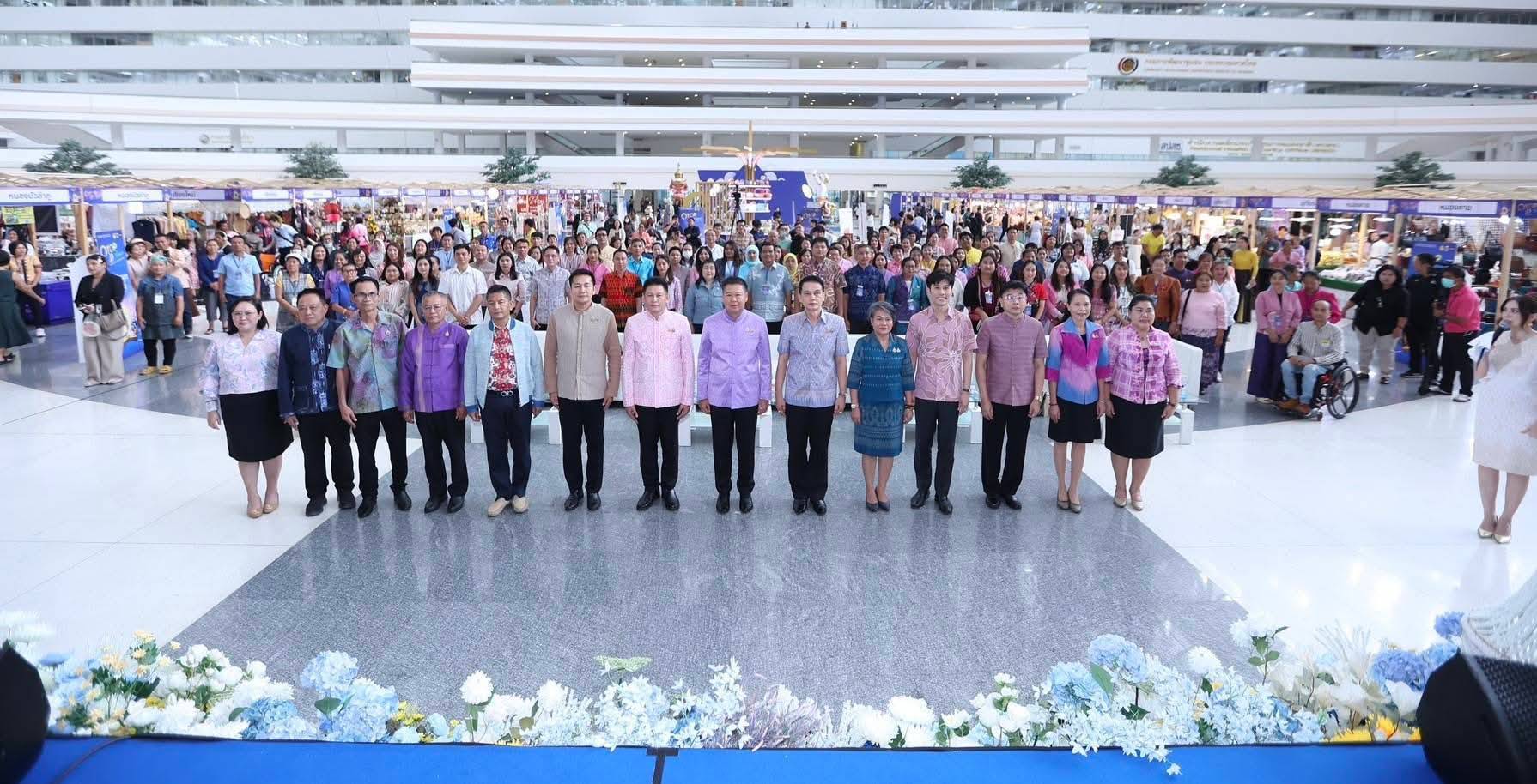 พช.ลำปาง : ร่วมงาน “OTOP D Avenue : ผลิตภัณฑ์ทรงคุณค่าจากภูมิปัญญาไทย”